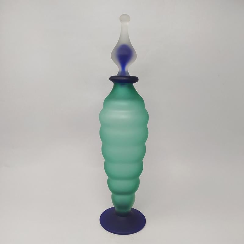 Mid-Century moderno Bottiglia anni '70 in vetro di Murano verde e blu, sorprendente, di Michielotto in vendita