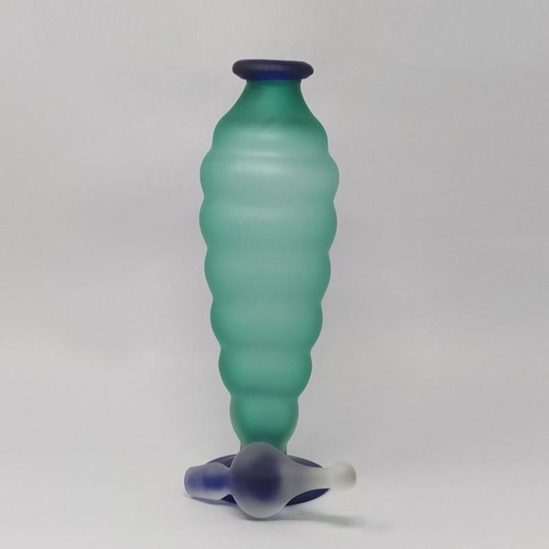 Bottiglia anni '70 in vetro di Murano verde e blu, sorprendente, di Michielotto In condizioni ottime in vendita a Milano, IT