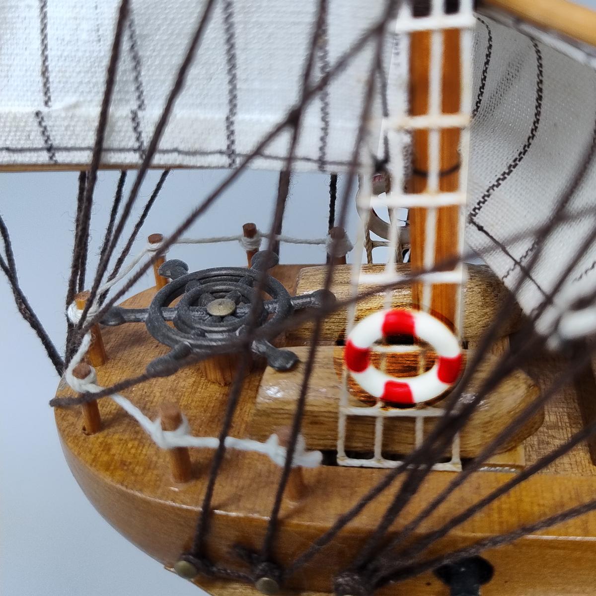 1970s Astonishing MayFlower Model Ship. Handmade. Made in England 3