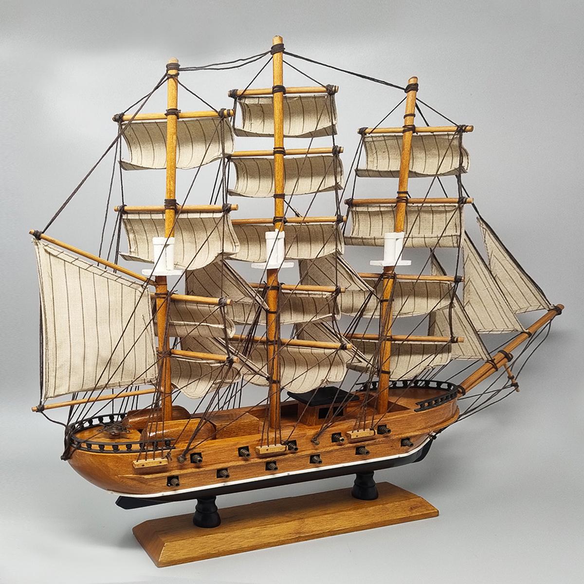 Mid-Century moderno Modellino di nave MayFlower degli anni '70. Realizzato a mano. Prodotto in Inghilterra in vendita