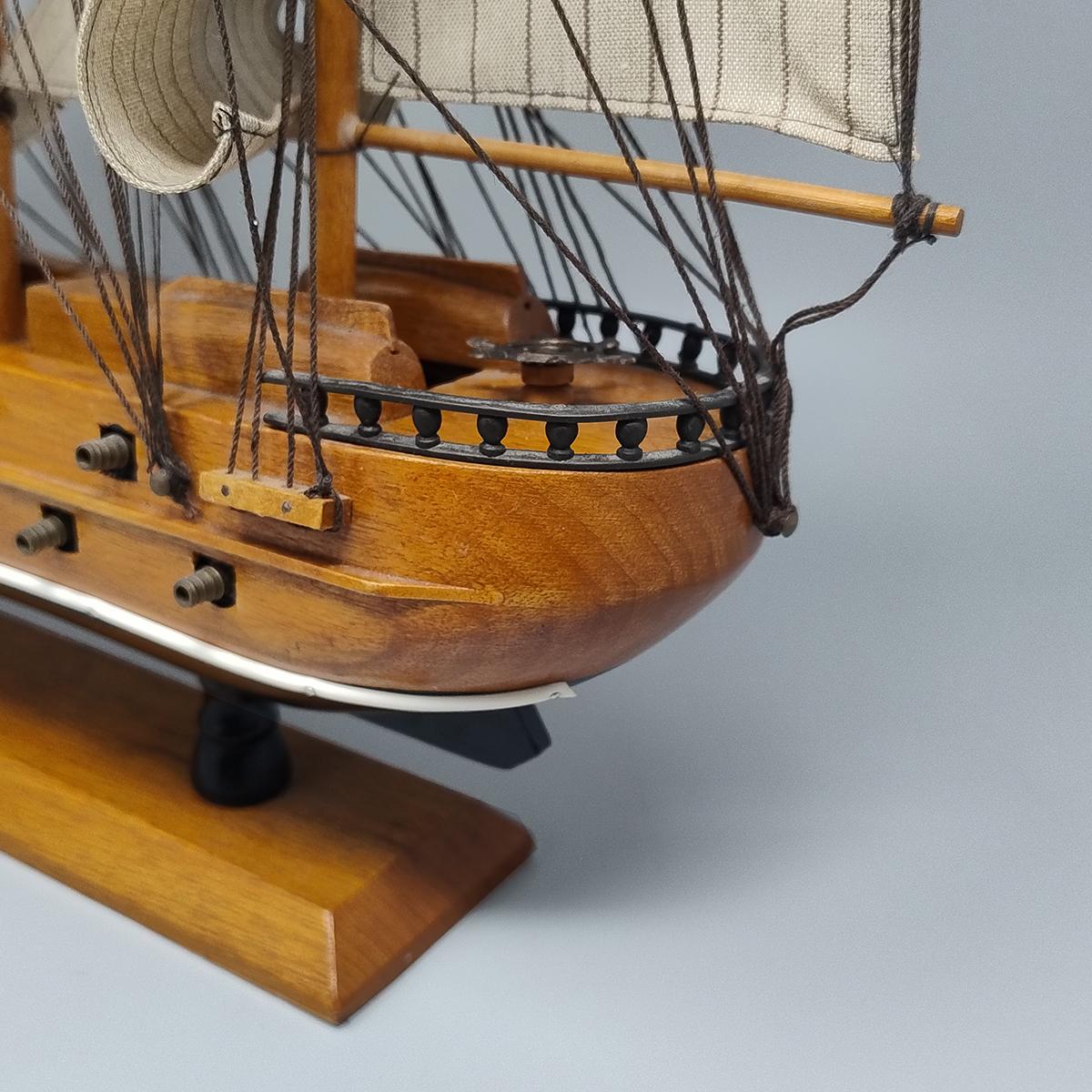 Modellino di nave MayFlower degli anni '70. Realizzato a mano. Prodotto in Inghilterra in vendita 1