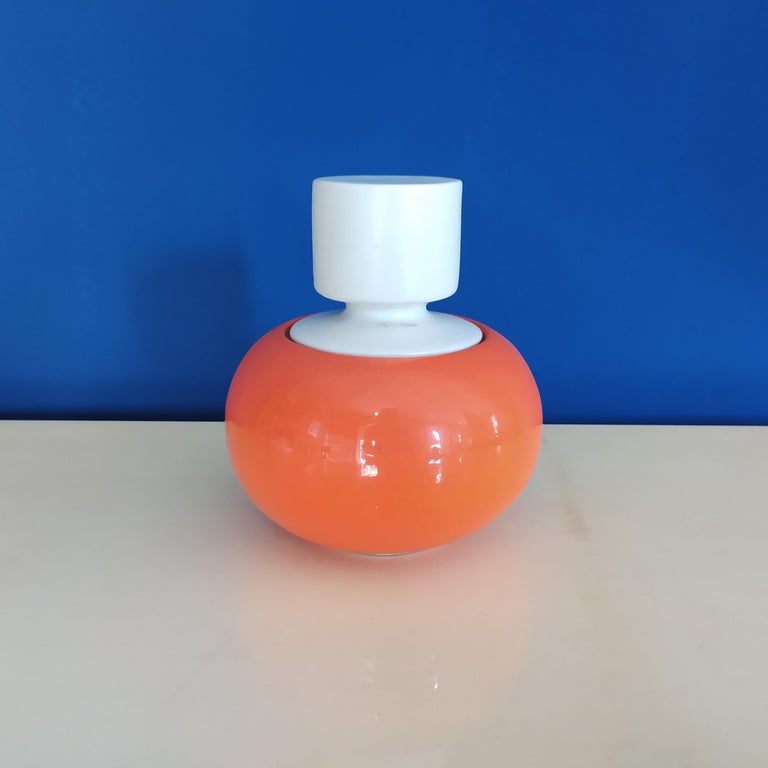 1970s Astonishing Space Age orange and white box in ceramic by Gabbianelli, made in Italy.