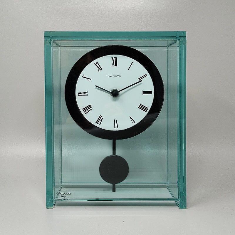 Années 1970 : étonnante horloge à pendule d'Omodomo en cristal. Fabriquées en Italie. Elle est en excellent état et fonctionne parfaitement avec la pile (mécanisme à quartz).
Dimension :
7,87