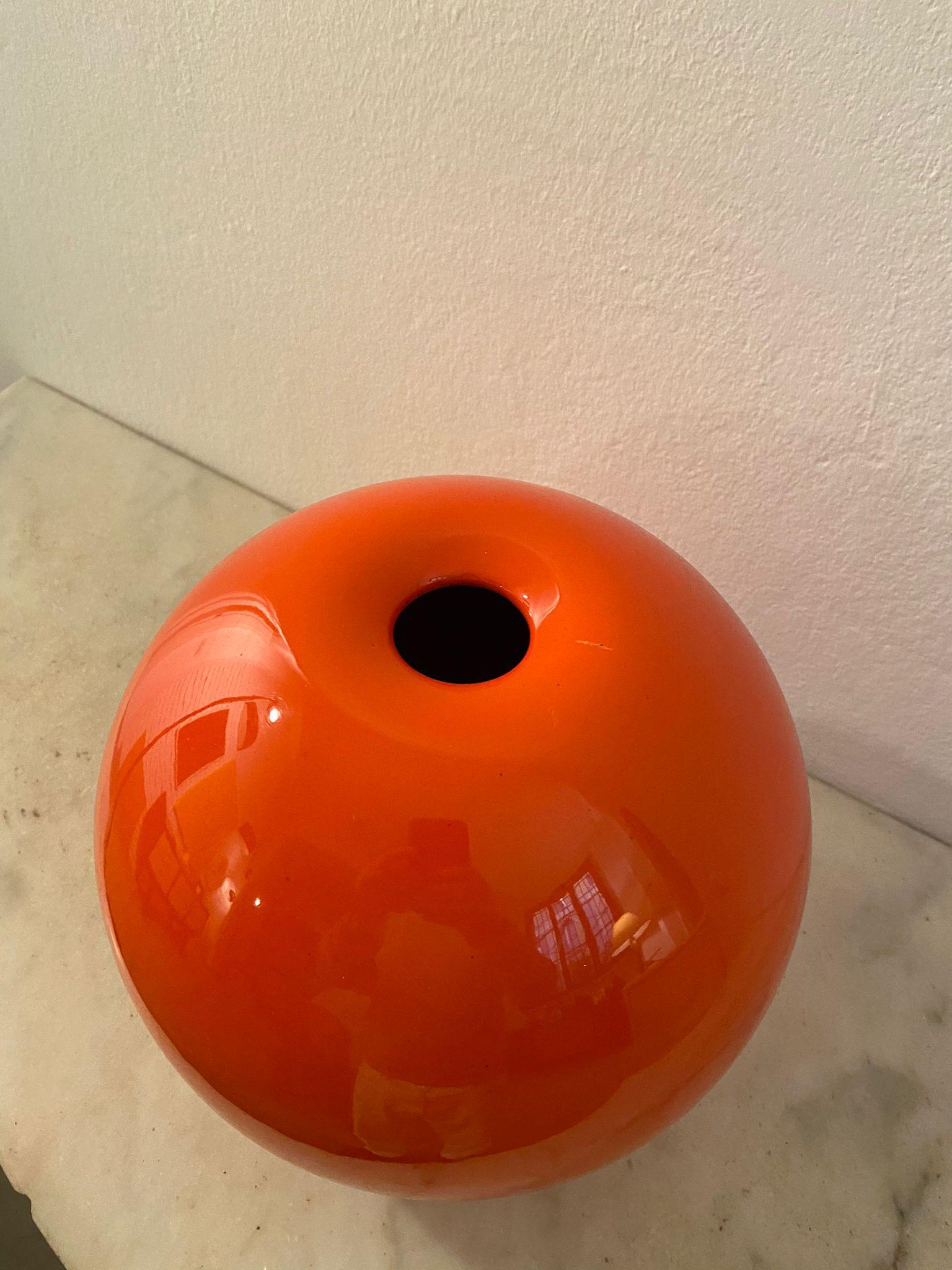 1970s Astonishing Space Age Orange Vase in Ceramic by Gabbianelli, Made in Italy In Excellent Condition In Milan, IT