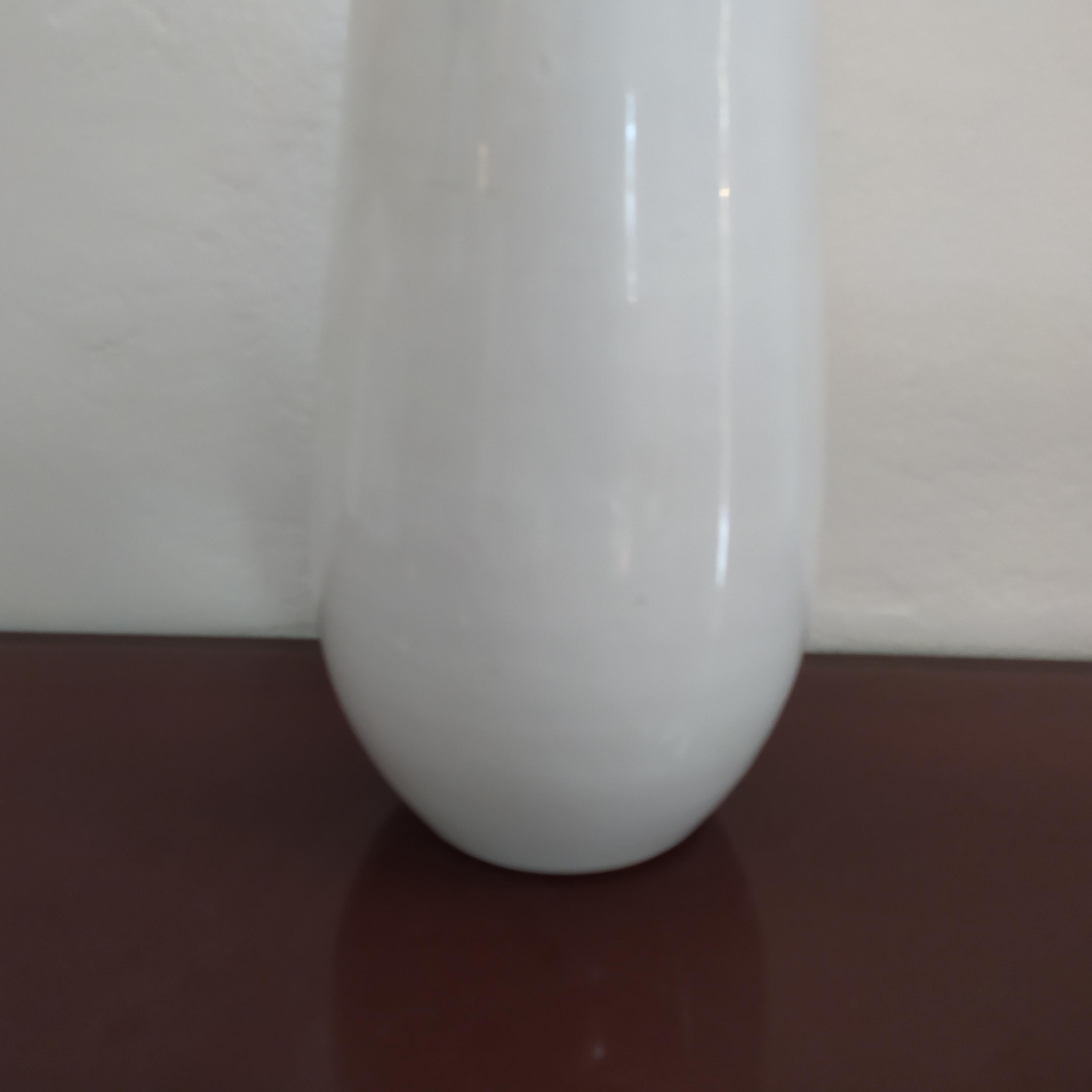 1970s Astonishing Space Age White Vase by Gabbianelli, Made in Italy In Excellent Condition For Sale In Milan, IT