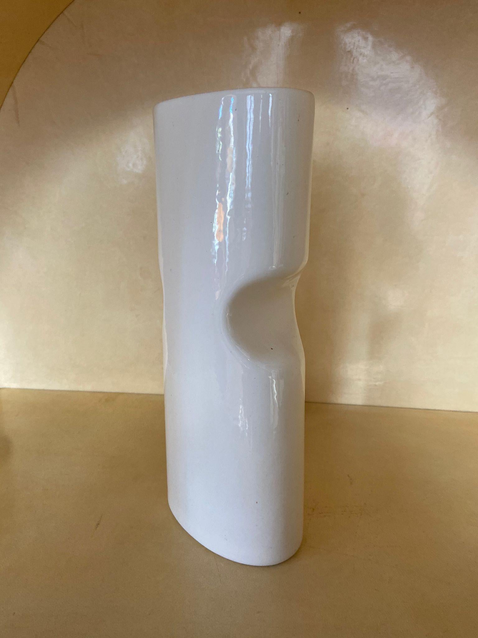 European 1970s Astonishing Space Age White Vase in Ceramic by Gabbianelli, Made in Italy