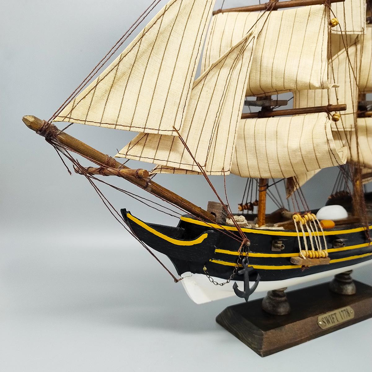Fin du 20e siècle 1970s Astonishing Swift 1778 Model Ship (maquette de bateau de 1778). Fait à la main. Fabriqué en Angleterre en vente