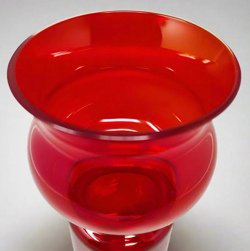 Finnish 1970s Astonishing Tamara Aladin Vase Tulppaani (#1513) for Riihimaki/Riihimaen L For Sale
