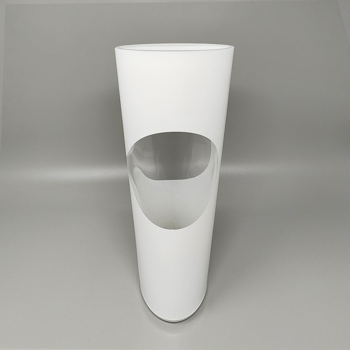 Mid-Century moderno Vaso anni '70 di Linea Glass, sorprendente White Space Age. Prodotto in Italia in vendita