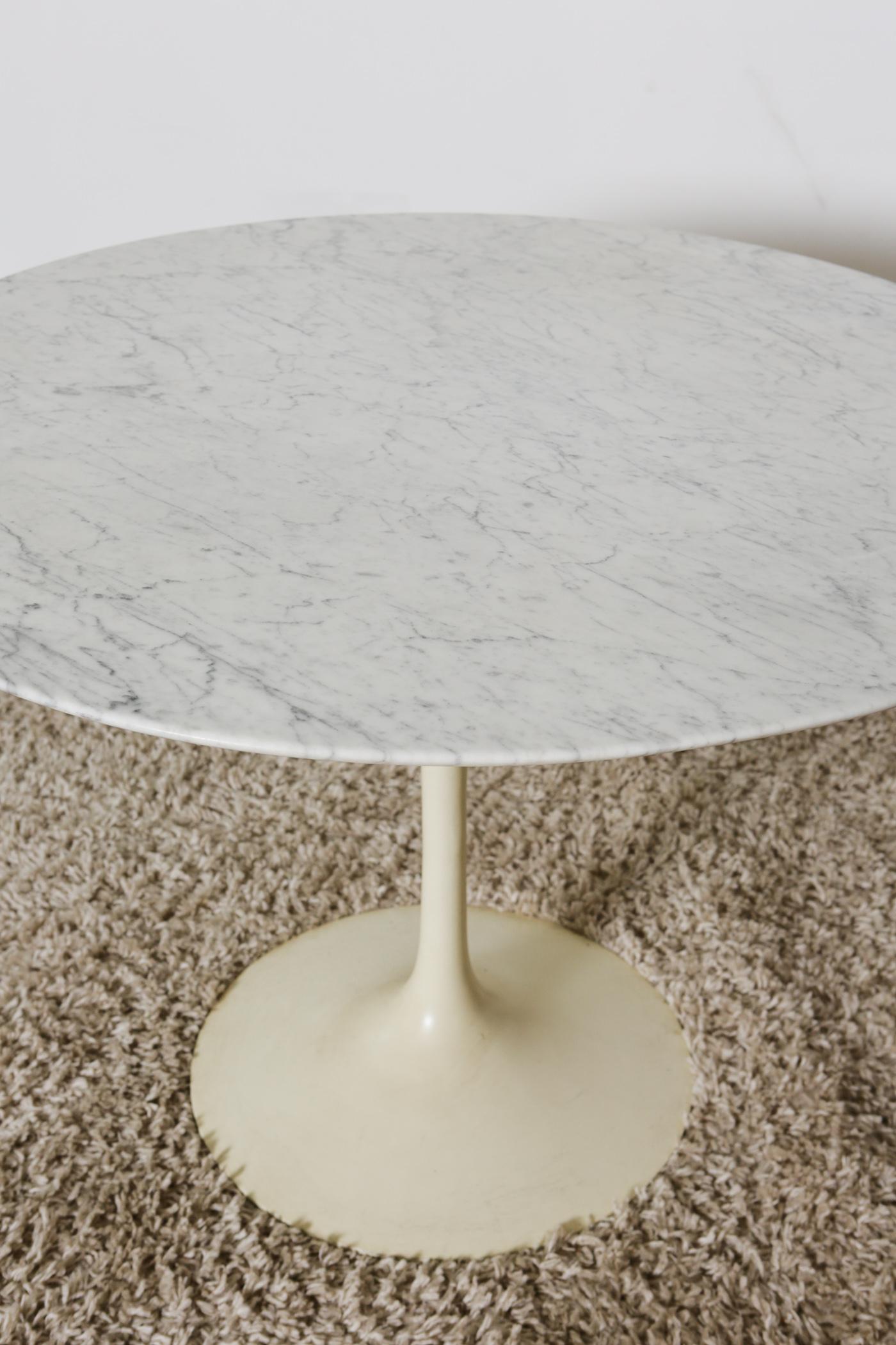 1970s Authentic Eero Saarinen Knoll Dining Table Round In Good Condition In Armonk, NY