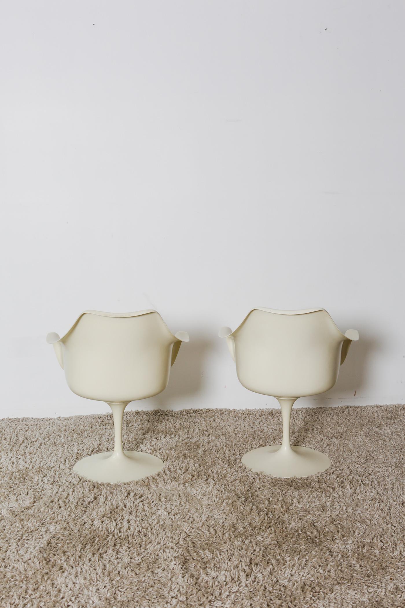 eero saarinen tulip chair original