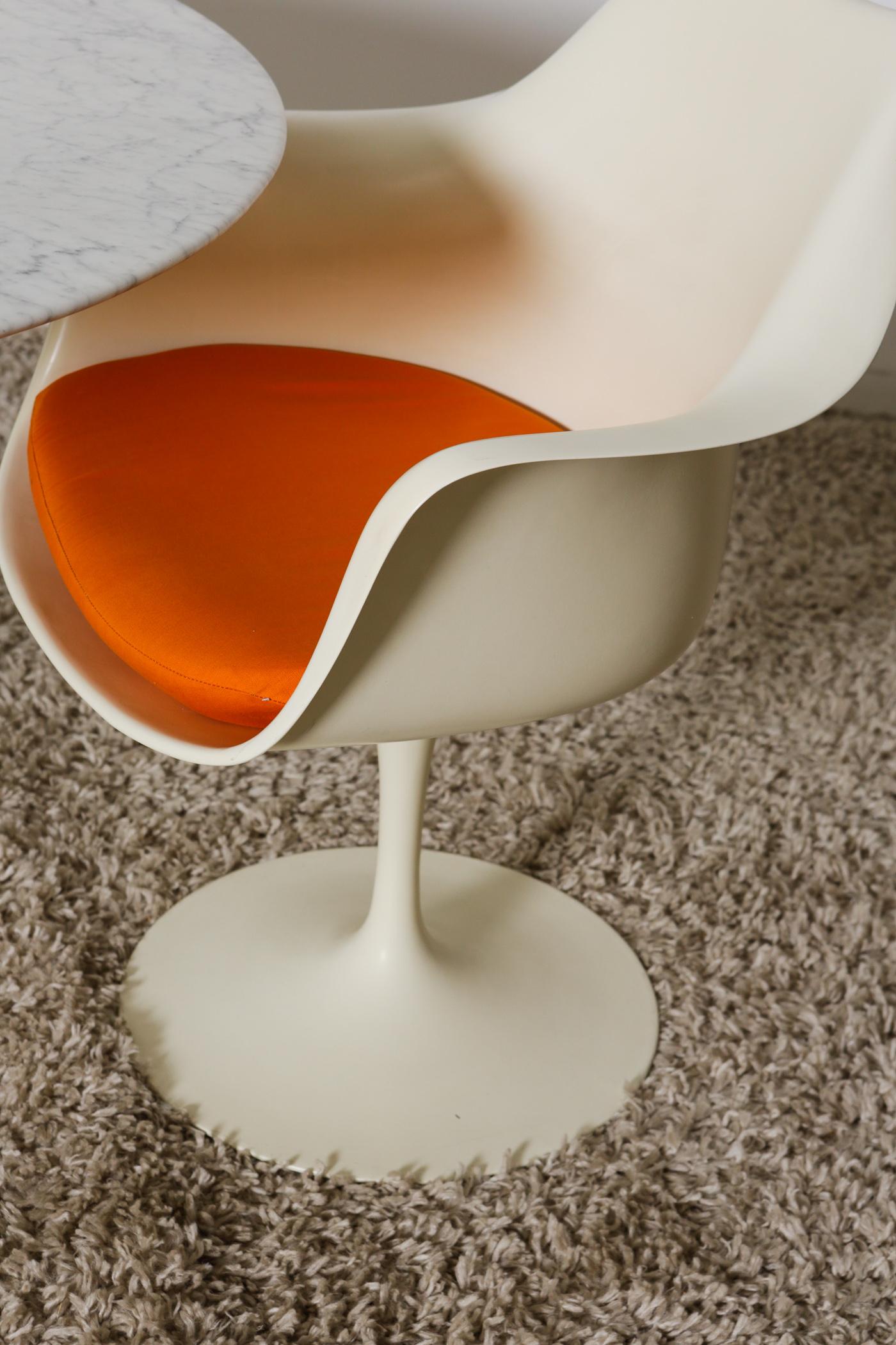 Mid-Century Modern 1970s Authentic Eero Saarinen Knoll Tulip Armchair