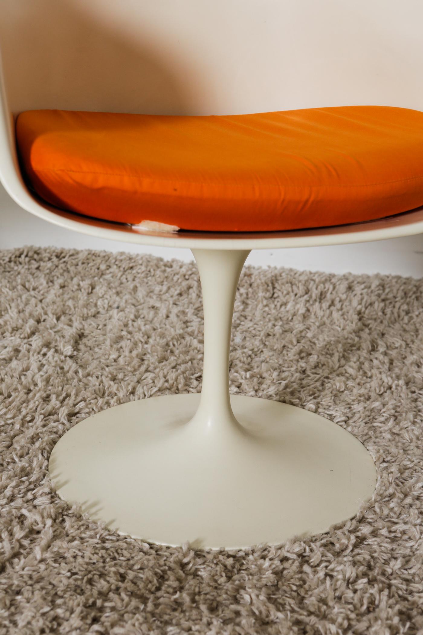 1970s Authentic Eero Saarinen Knoll Tulip Armchair In Good Condition In Armonk, NY