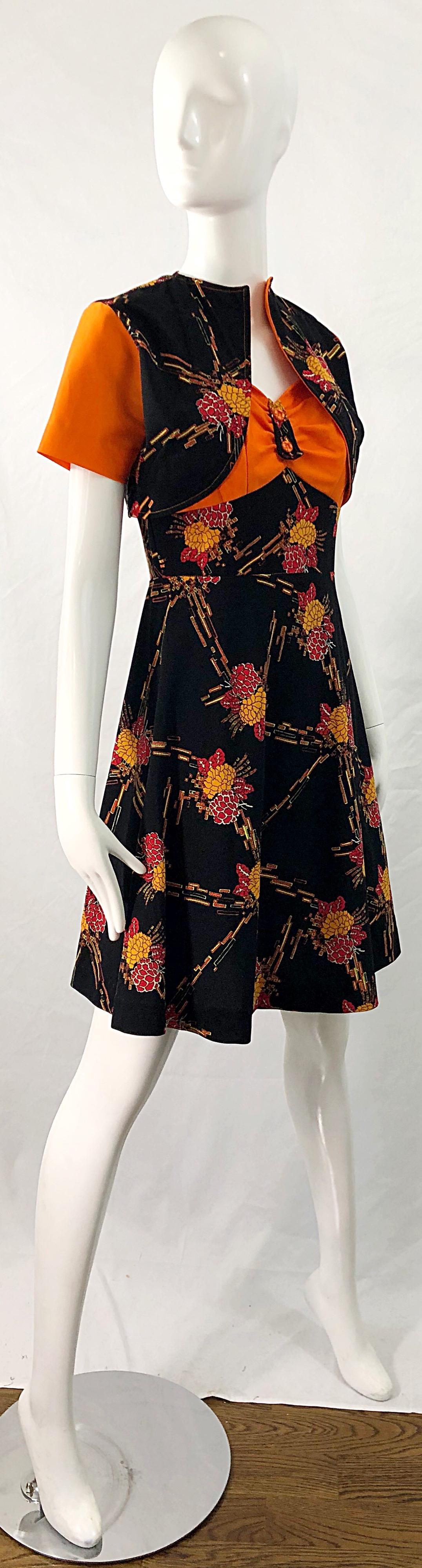 1970s Autumnal Digital Floral Print Knit Vintage 70s A Line Dress + Bolero Top In Excellent Condition For Sale In San Diego, CA