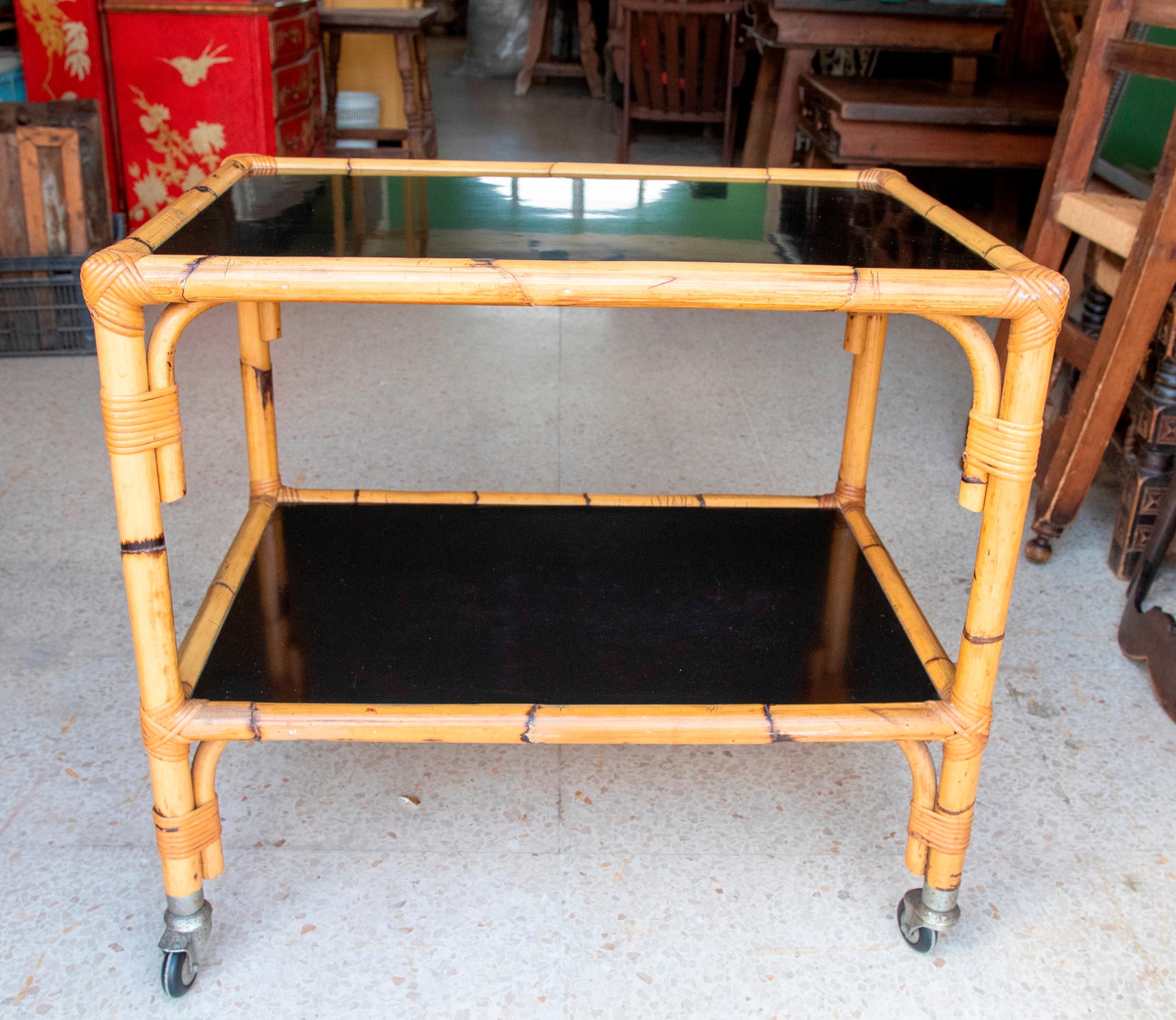 1970s Bamboo and Fornica Side Table with Wheels In Good Condition For Sale In Marbella, ES