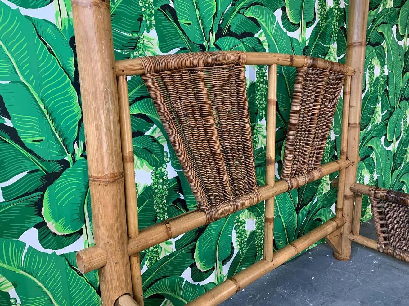 1970s Bamboo and Rattan Queen Size Four Poster Canopy Bed For Sale 5