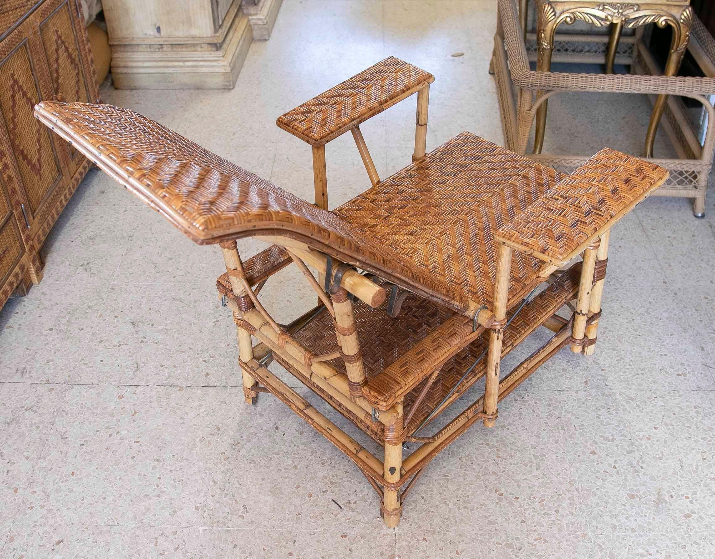 1970s Bamboo and Wicker Lounger Armchair with Footrest  For Sale 13
