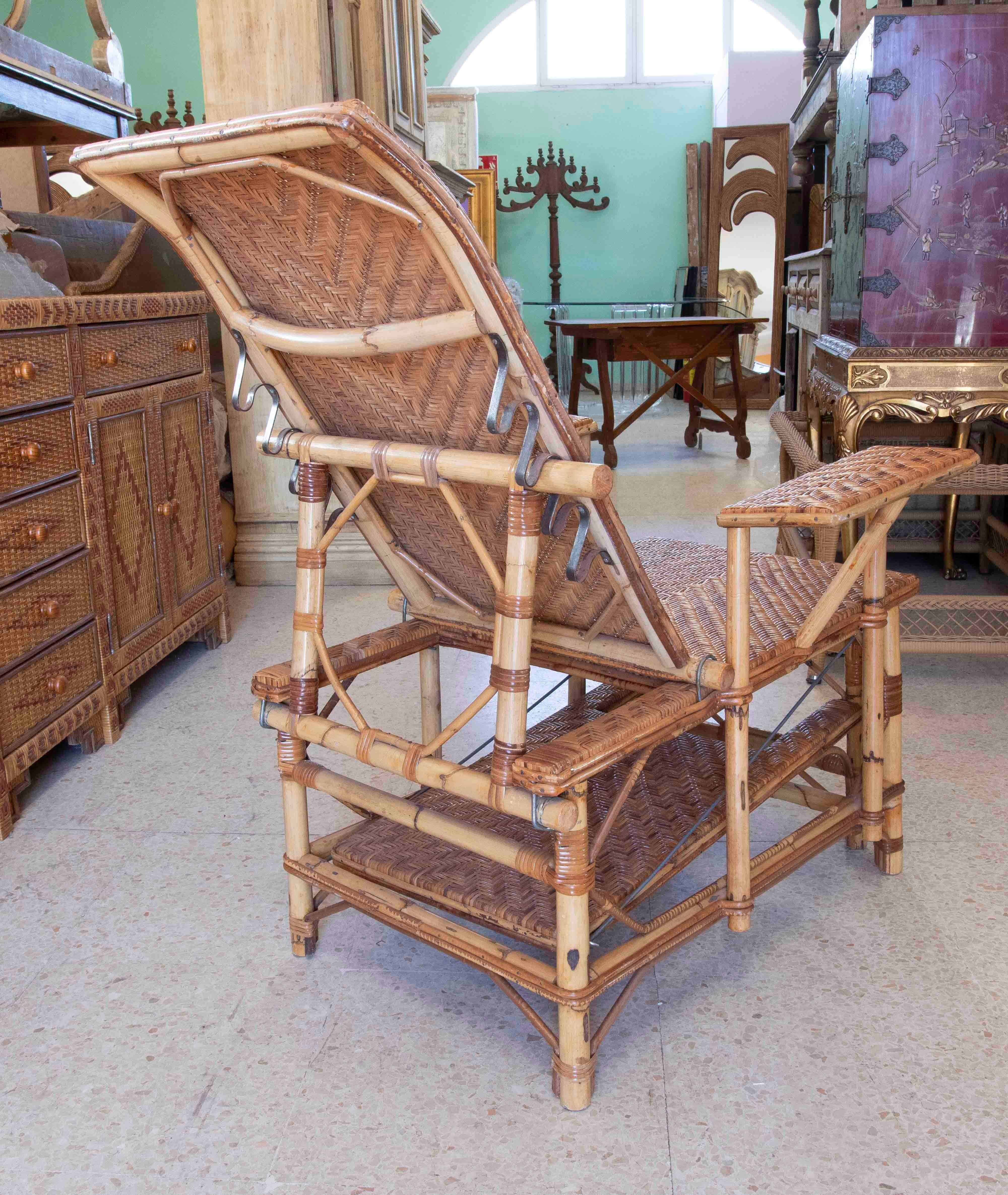 20th Century 1970s Bamboo and Wicker Lounger Armchair with Footrest  For Sale