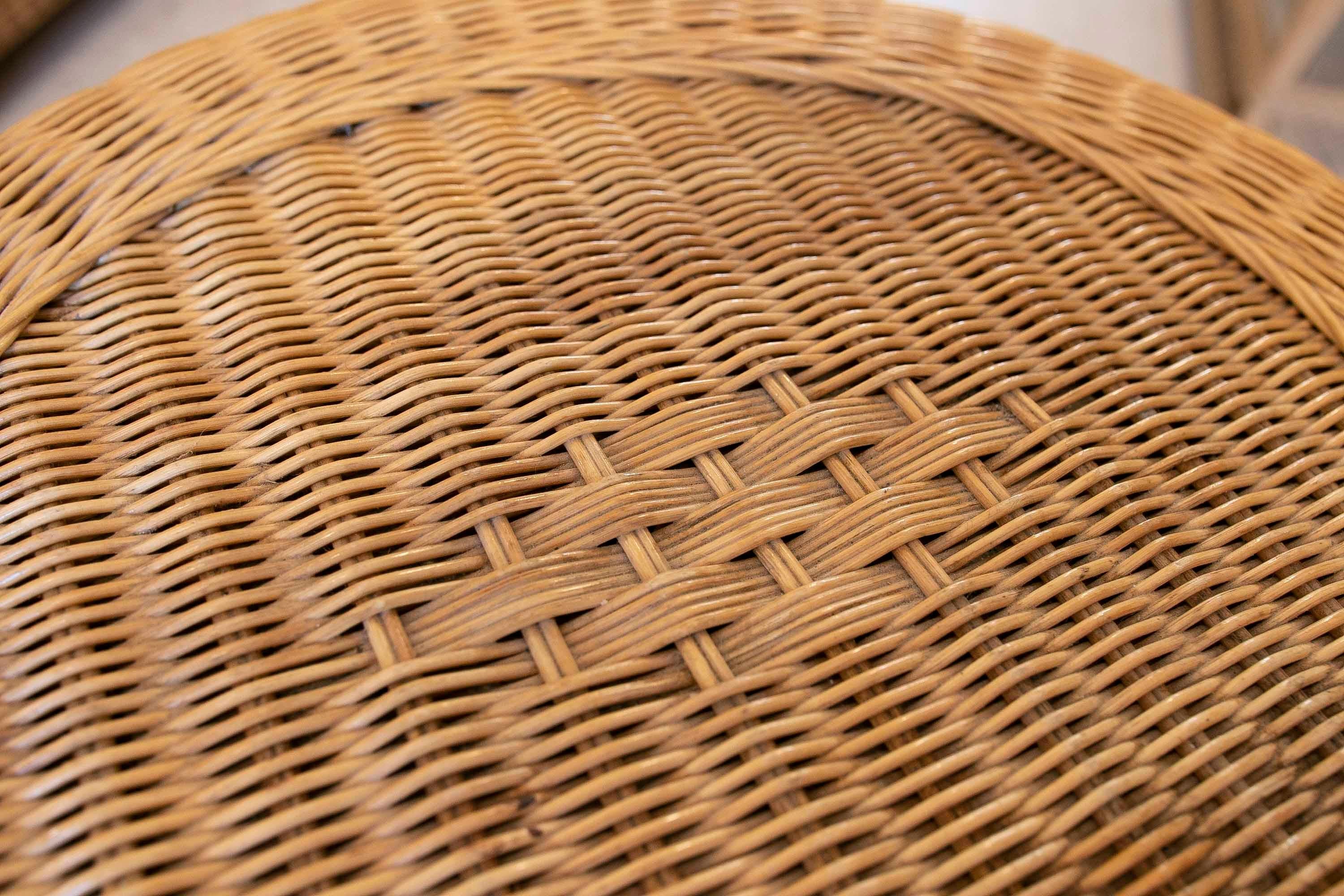 1970s Bamboo and Wicker Side Table  For Sale 5