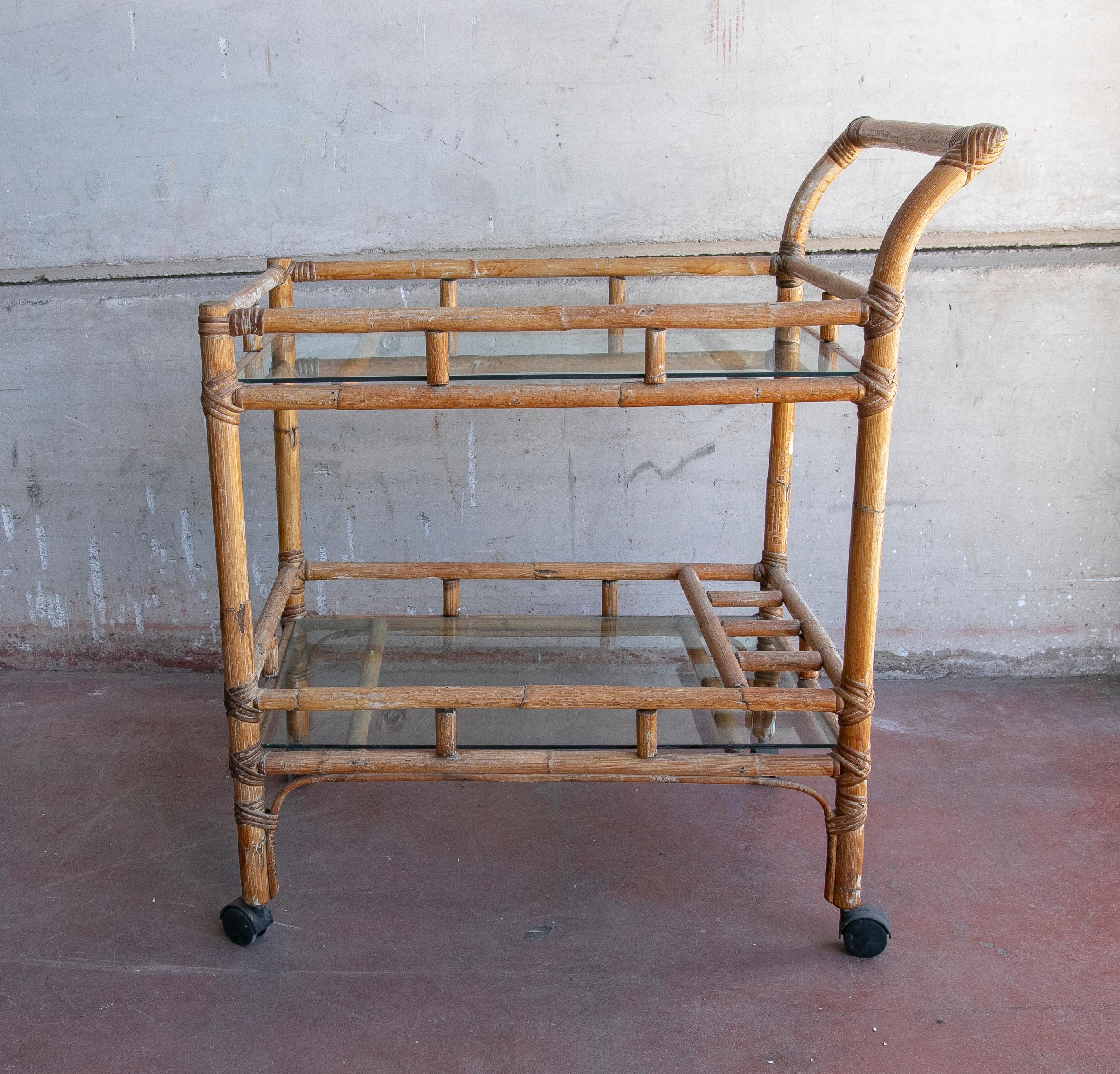 1970s Bamboo Drinks Trolley with Wheels In Good Condition For Sale In Marbella, ES