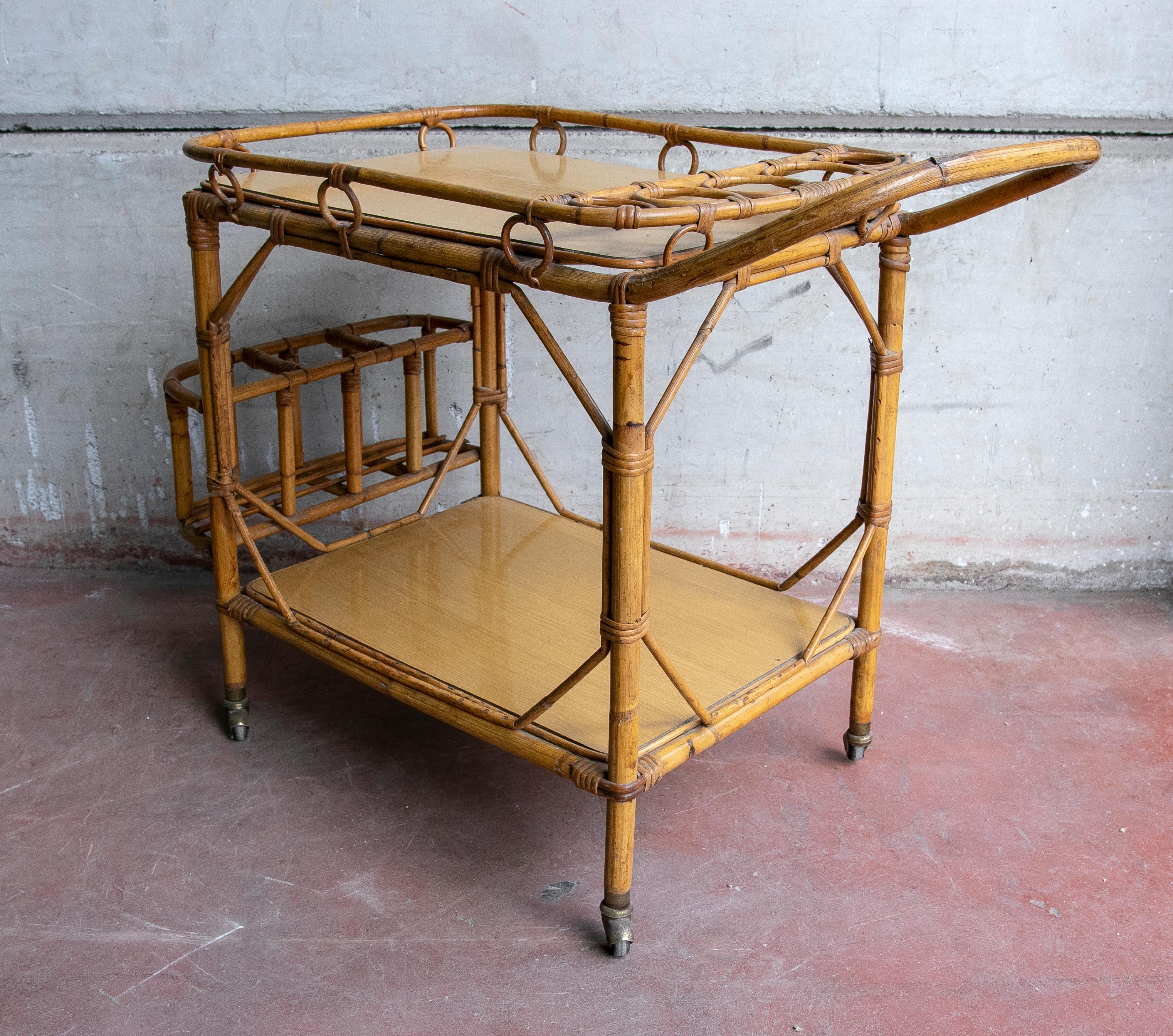 1970s Bamboo Drinks Trolley with Wheels In Good Condition For Sale In Marbella, ES