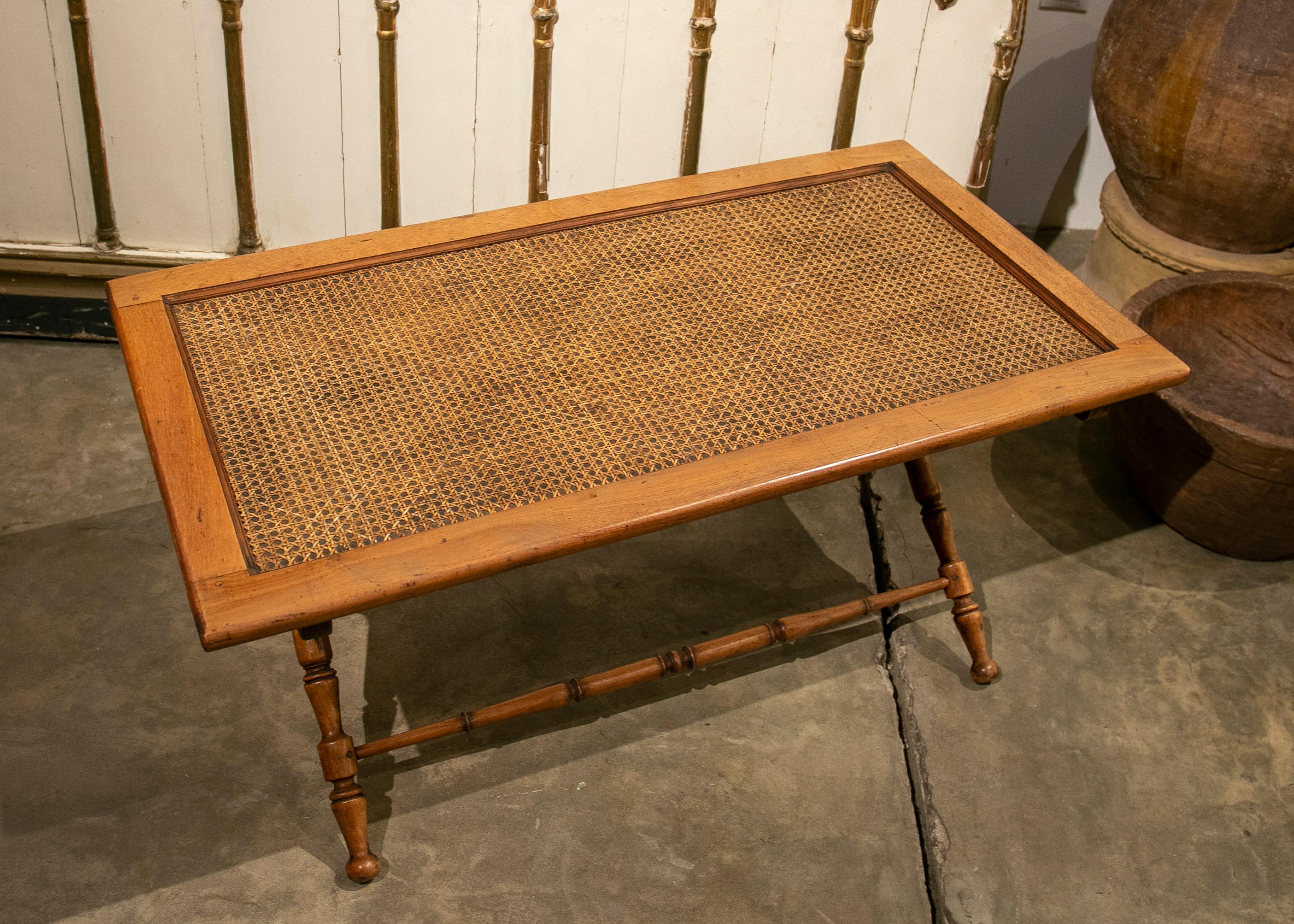 1970s Bamboo Imitation Wooden Coffee Table with Raffia Folding Table  For Sale 1