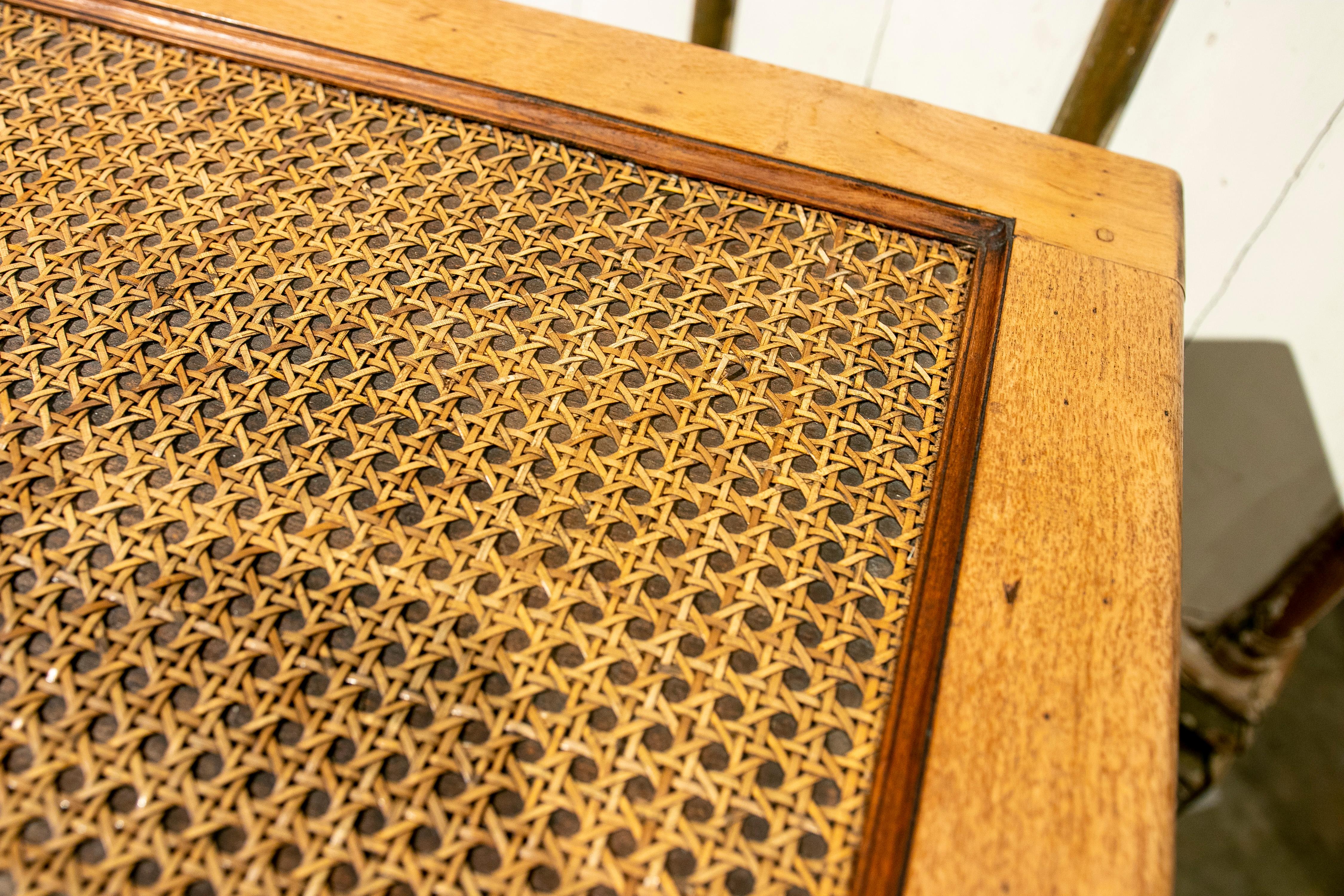 1970s Bamboo Imitation Wooden Coffee Table with Raffia Folding Table  For Sale 4