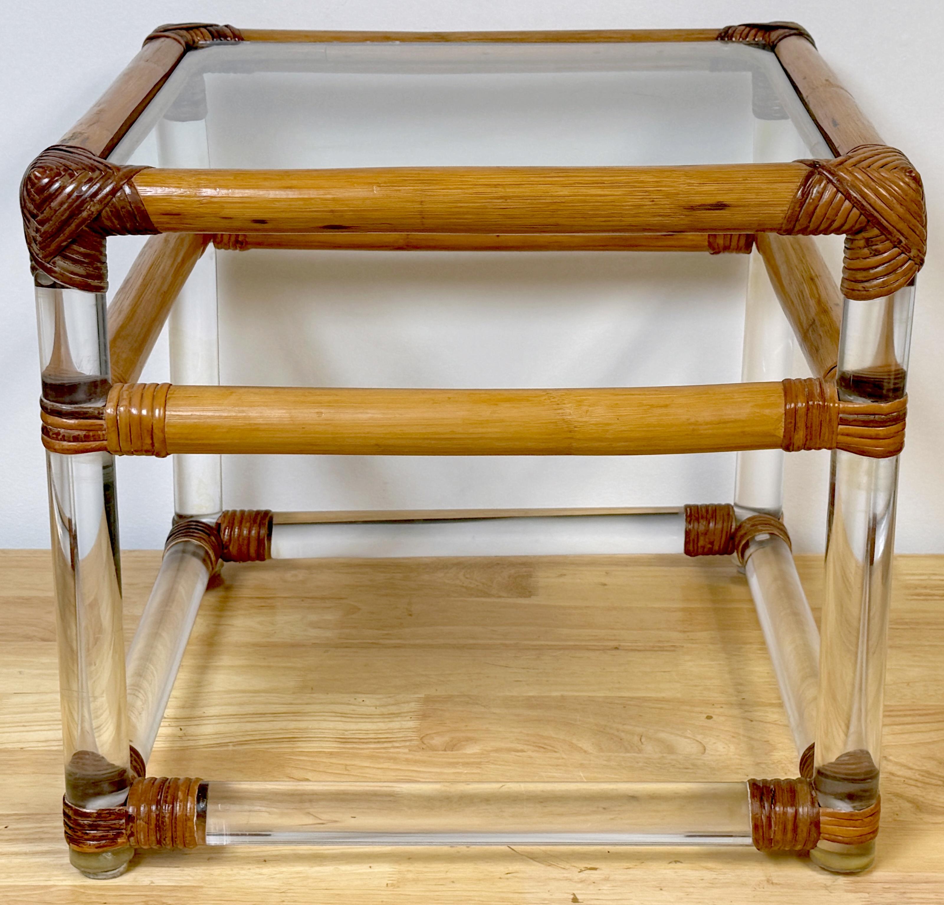 Américain Table à boissons/table d'appoint cubique montée en bambou des années 1970, style Crespi en vente
