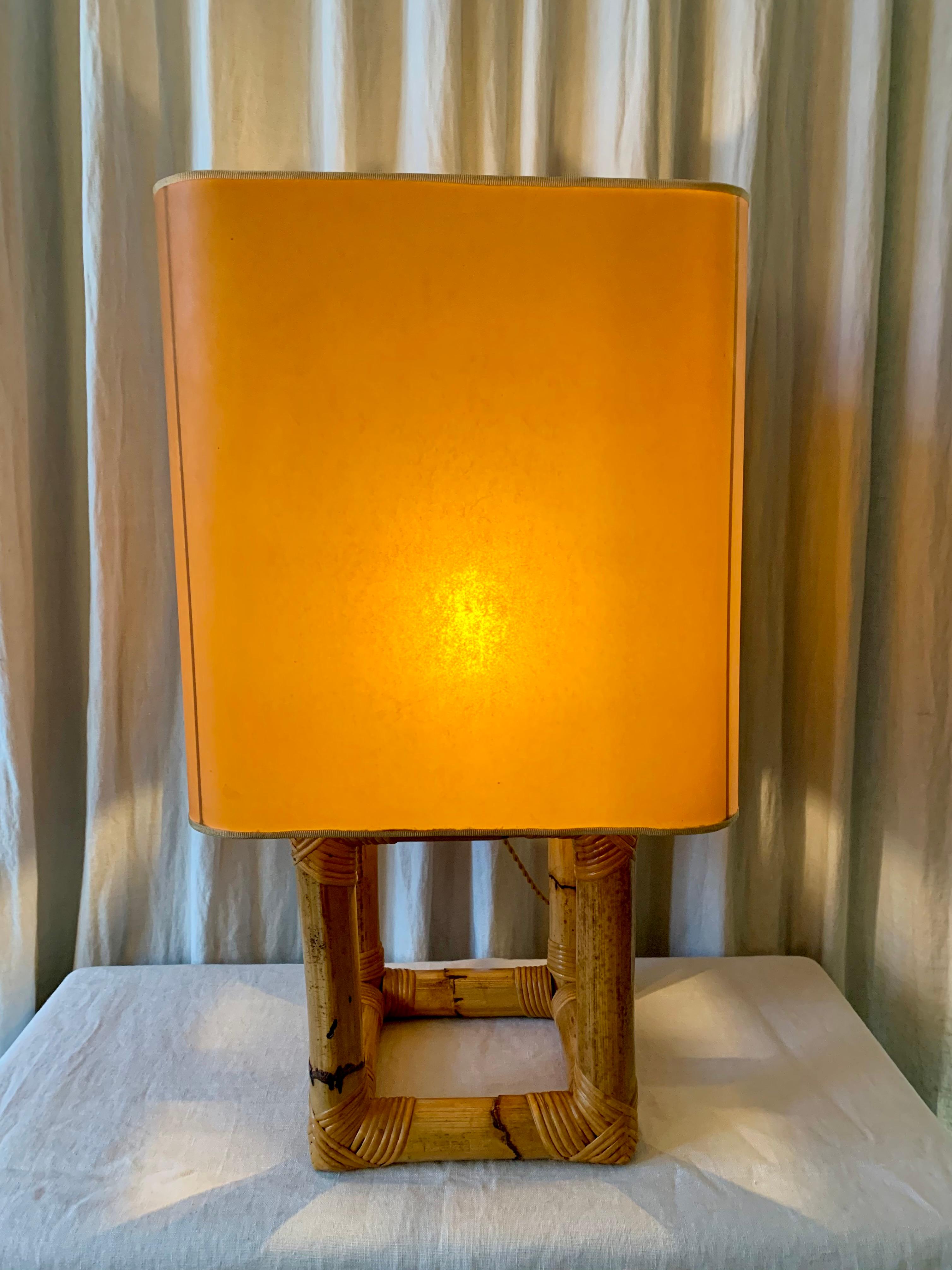 Français Lampe à poser en bambou des années 1970 en vente