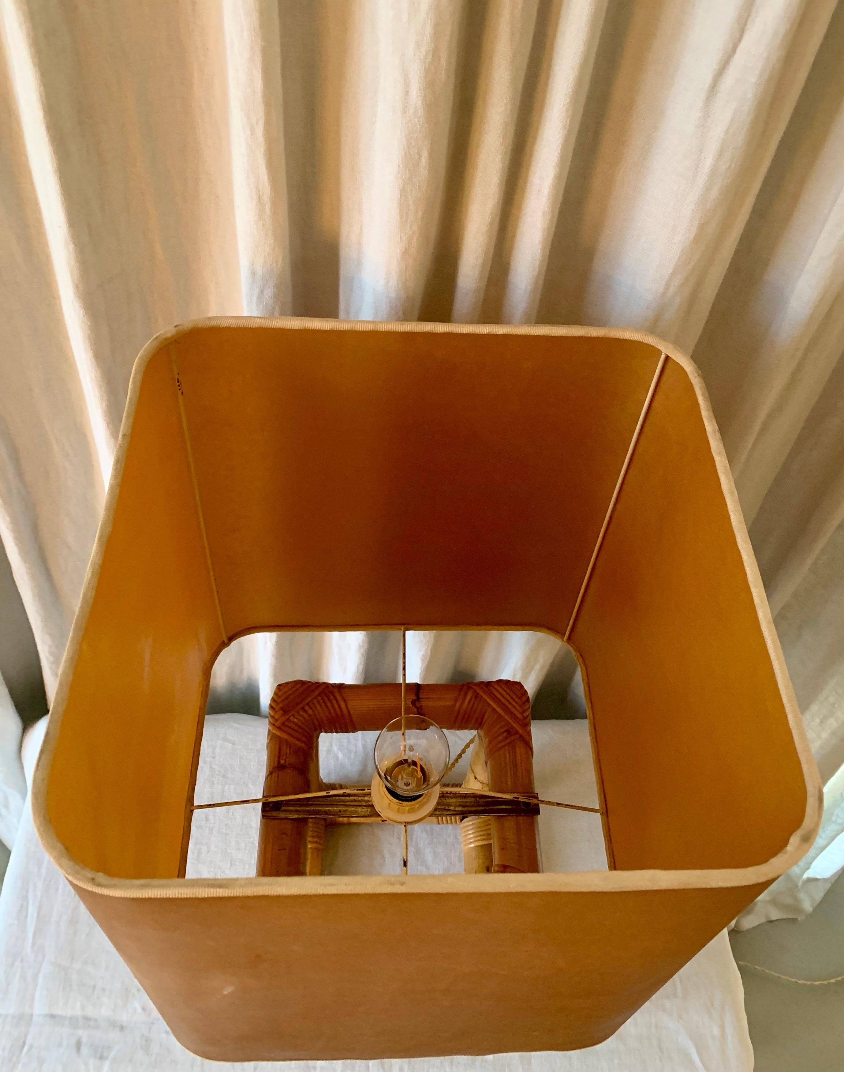 Lámpara de mesa de bambú de los años 70 en venta 1