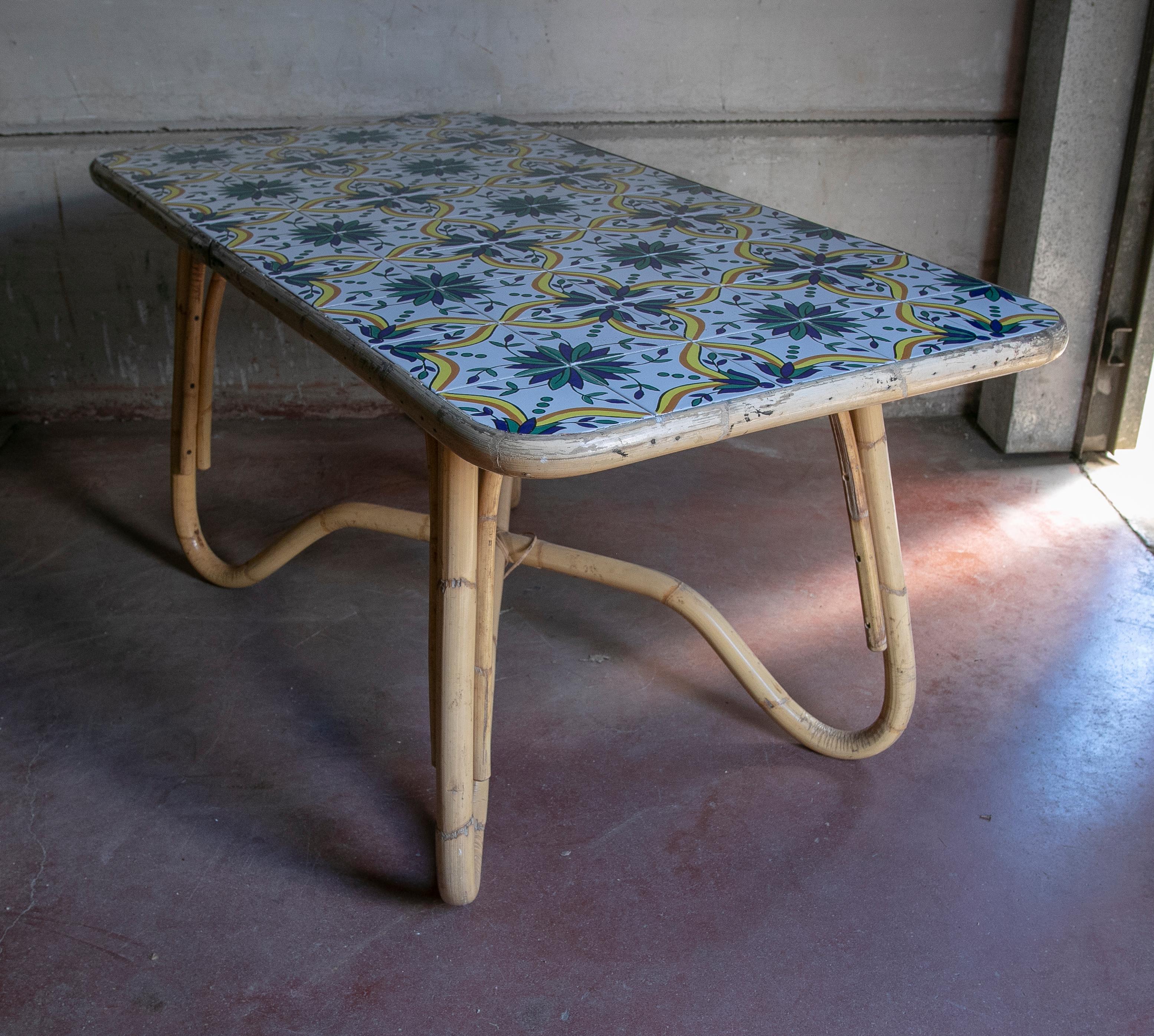 1970s Bamboo Table with Tiled Ceramic Cover  In Good Condition For Sale In Marbella, ES