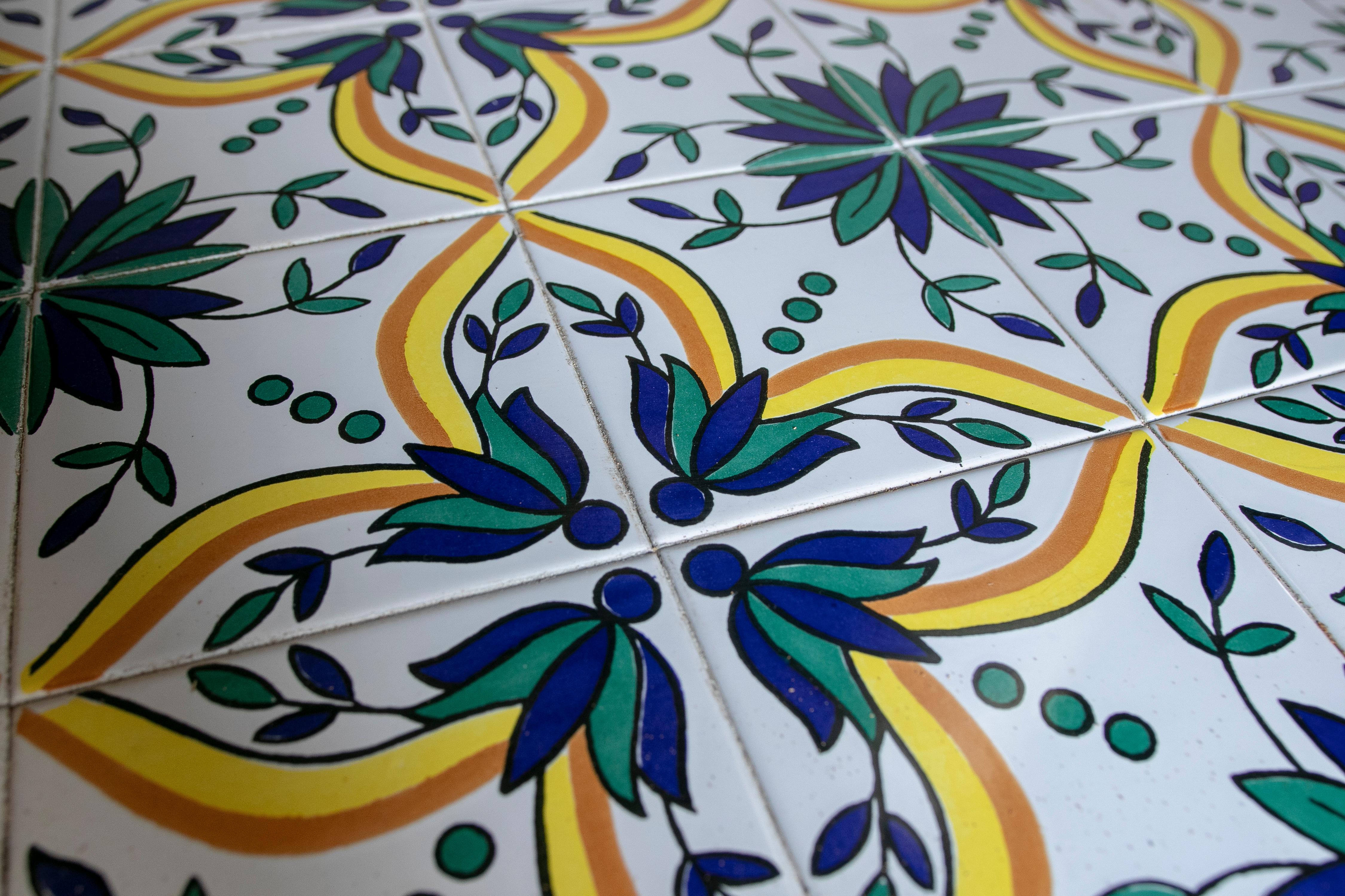 1970s Bamboo Table with Tiled Ceramic Cover For Sale 3
