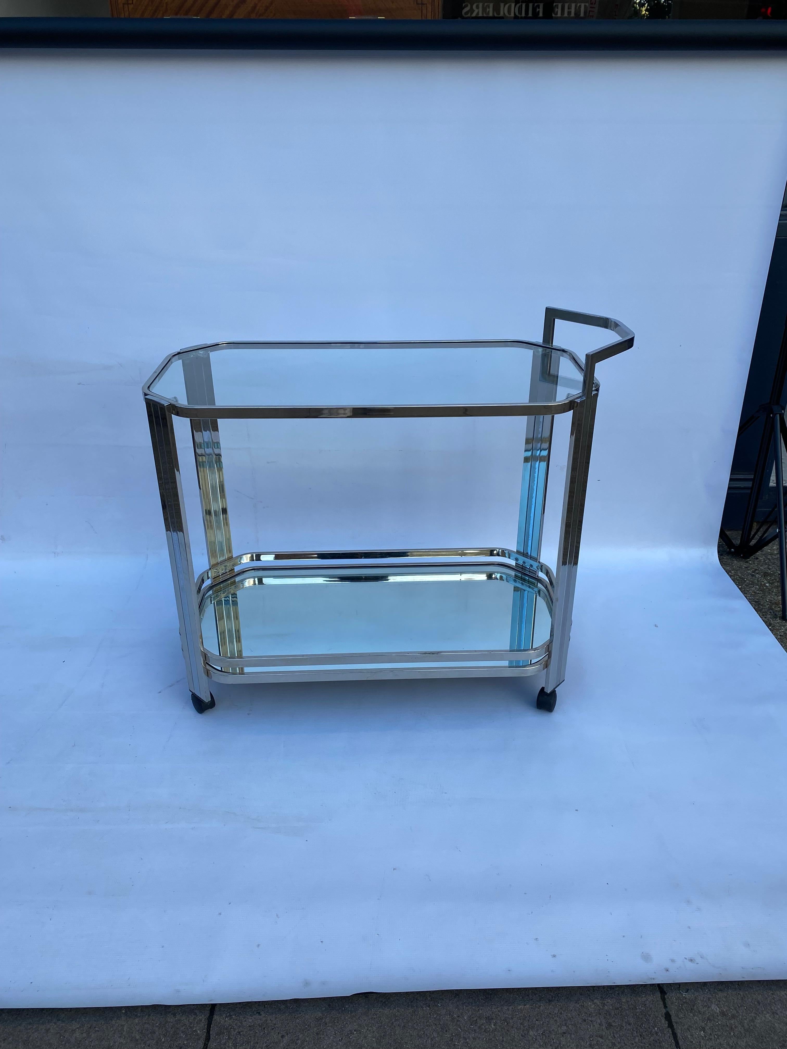 Mid-Century Modern 1970s Bar Cart Drinks Trolley Chrome Table Romeo Rega Glass Hollywood Regency en vente