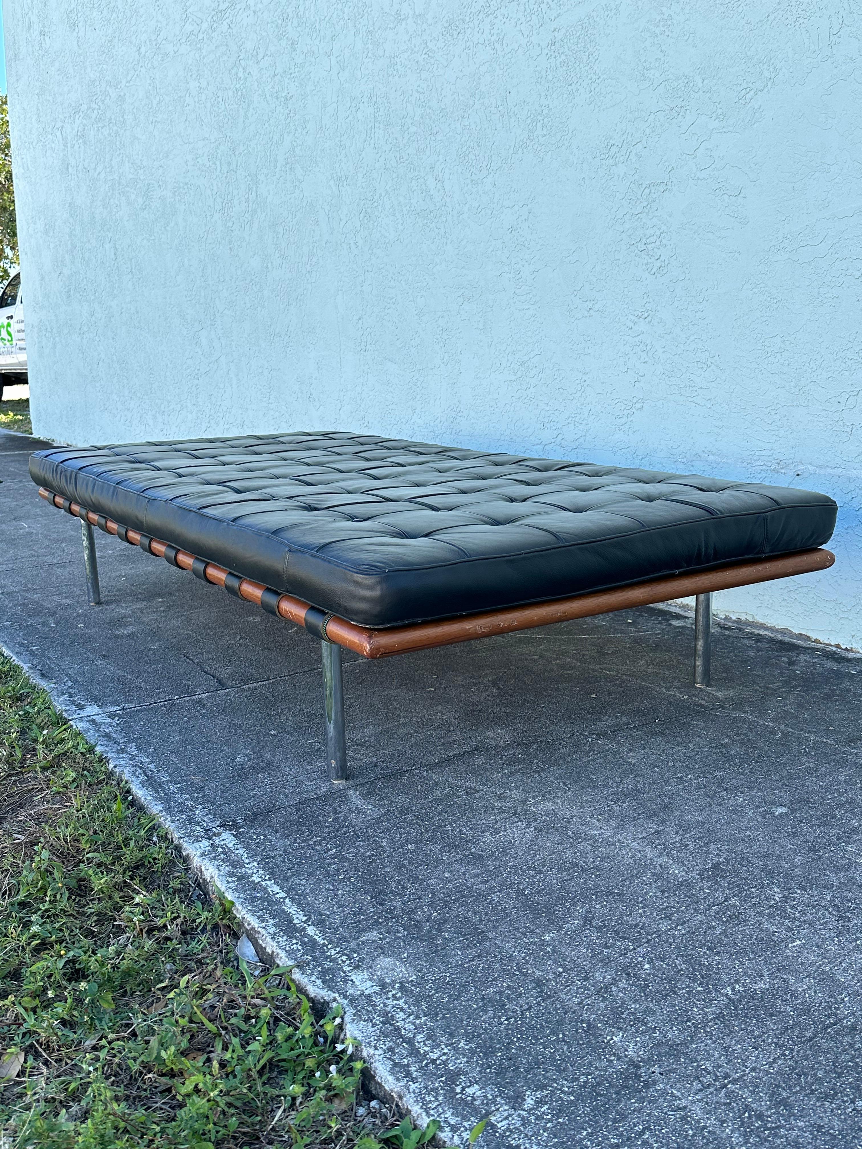Letto da giorno Barcellona degli anni '70 nello stile di Ludwig Mies Van der Rohe per Knoll in vendita 5