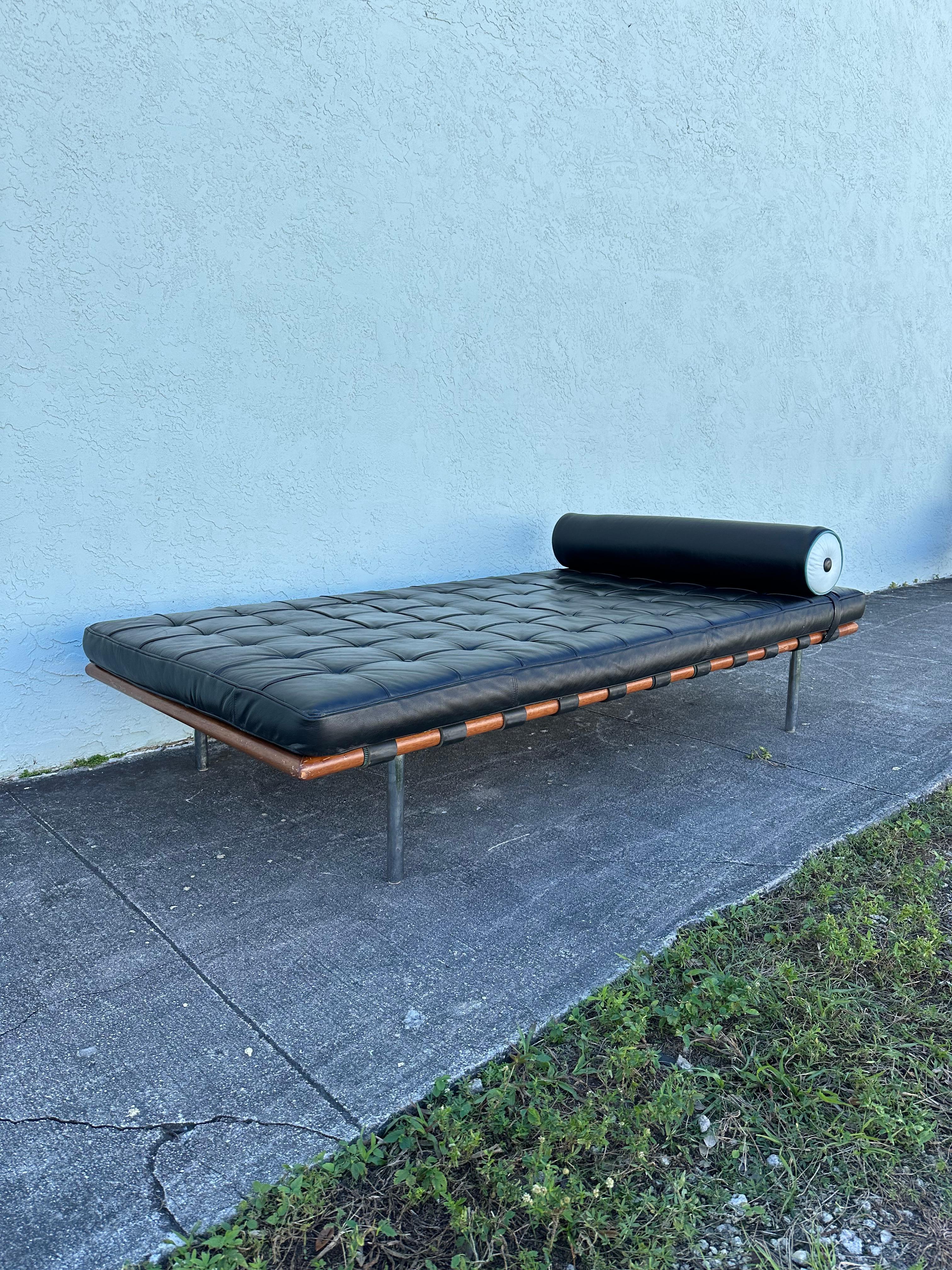 Mid-Century moderno Letto da giorno Barcellona degli anni '70 nello stile di Ludwig Mies Van der Rohe per Knoll in vendita
