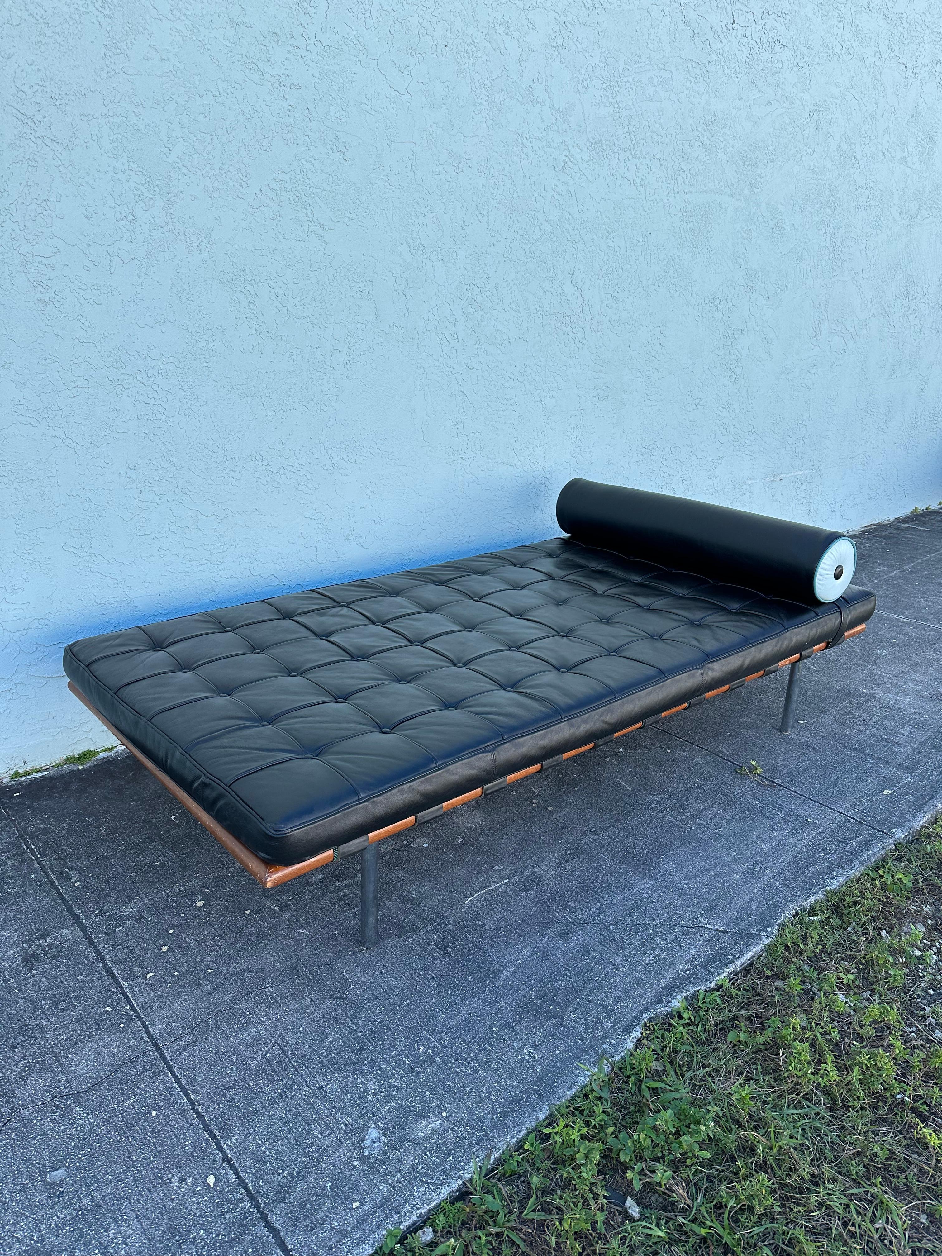 Europeo Letto da giorno Barcellona degli anni '70 nello stile di Ludwig Mies Van der Rohe per Knoll in vendita