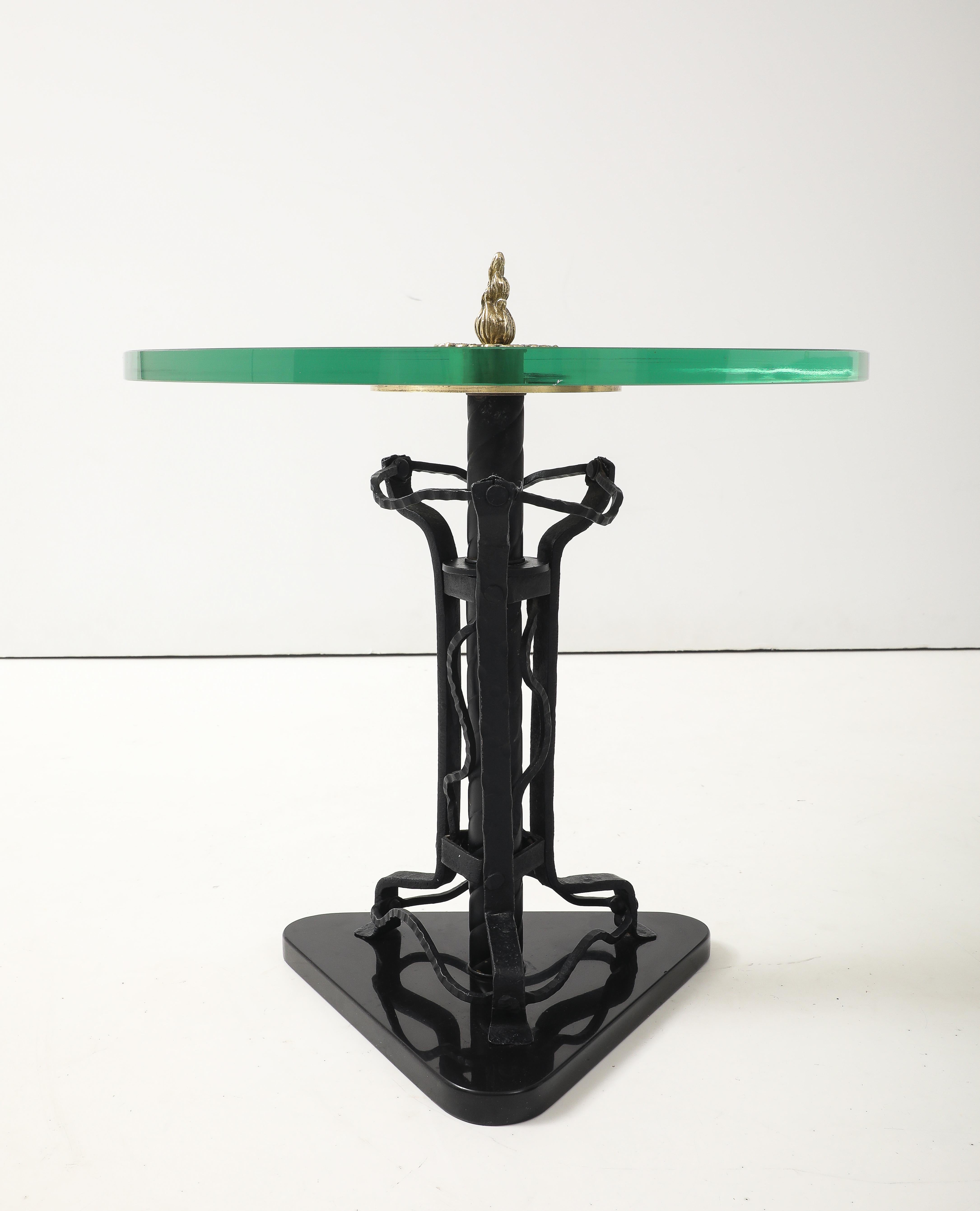 Mid-Century Modern Tables d'appoint en laiton et fer, style baroque, années 1970 en vente