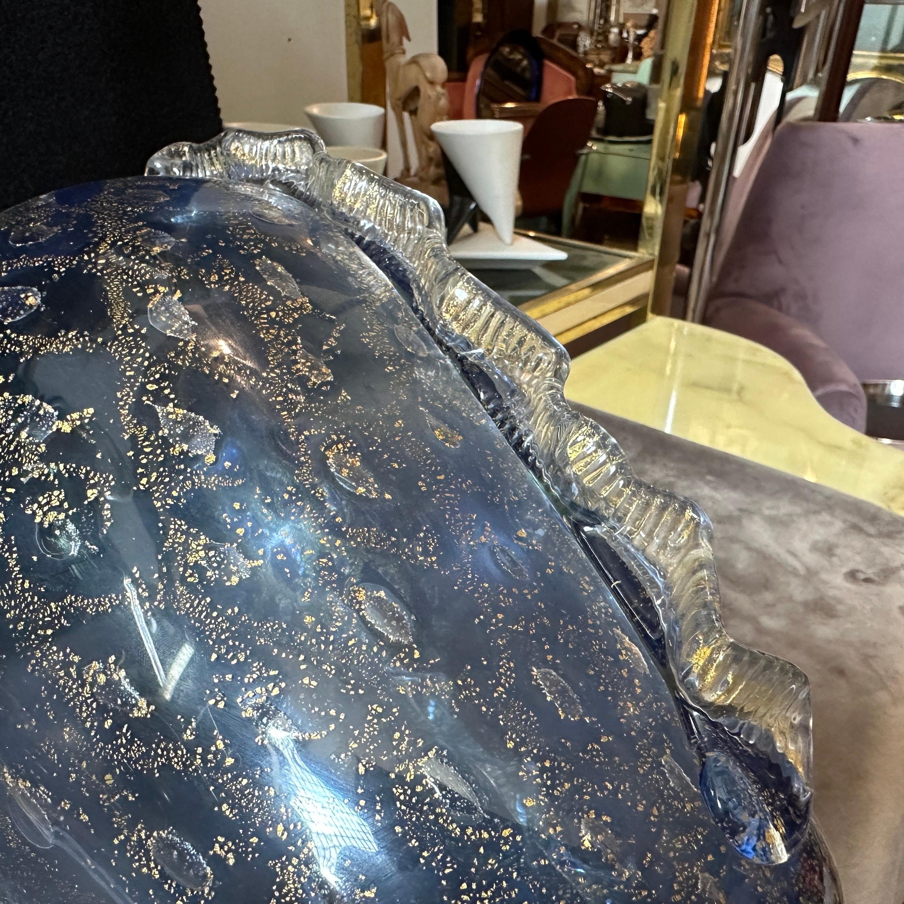 1970s Barovier Style Modern Blue and Gold Murano Glass Vase For Sale 4