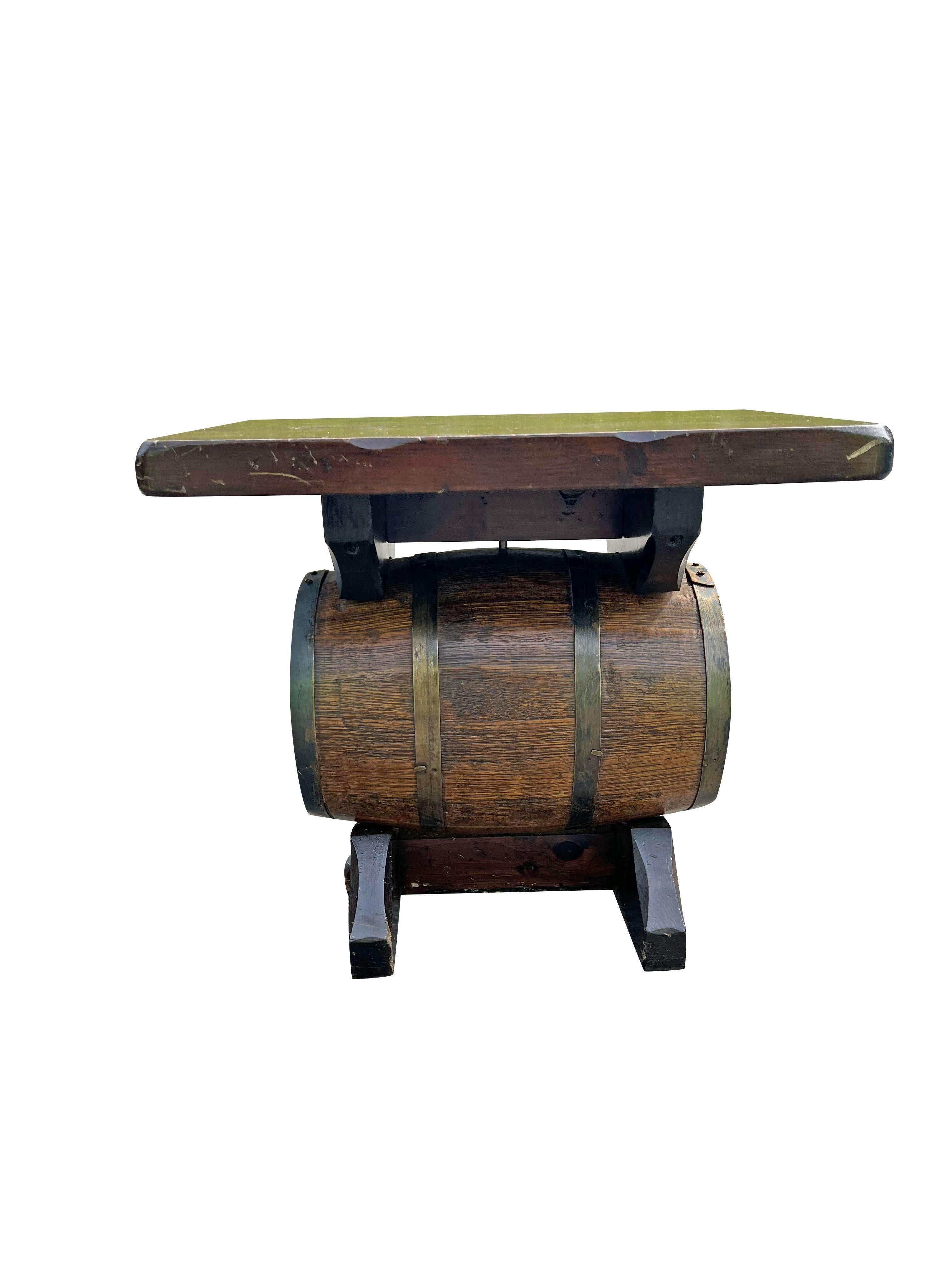 Américain Table d'appoint baril des années 1970 par Night Watch Lamp Co. Style ferme rustique en vente
