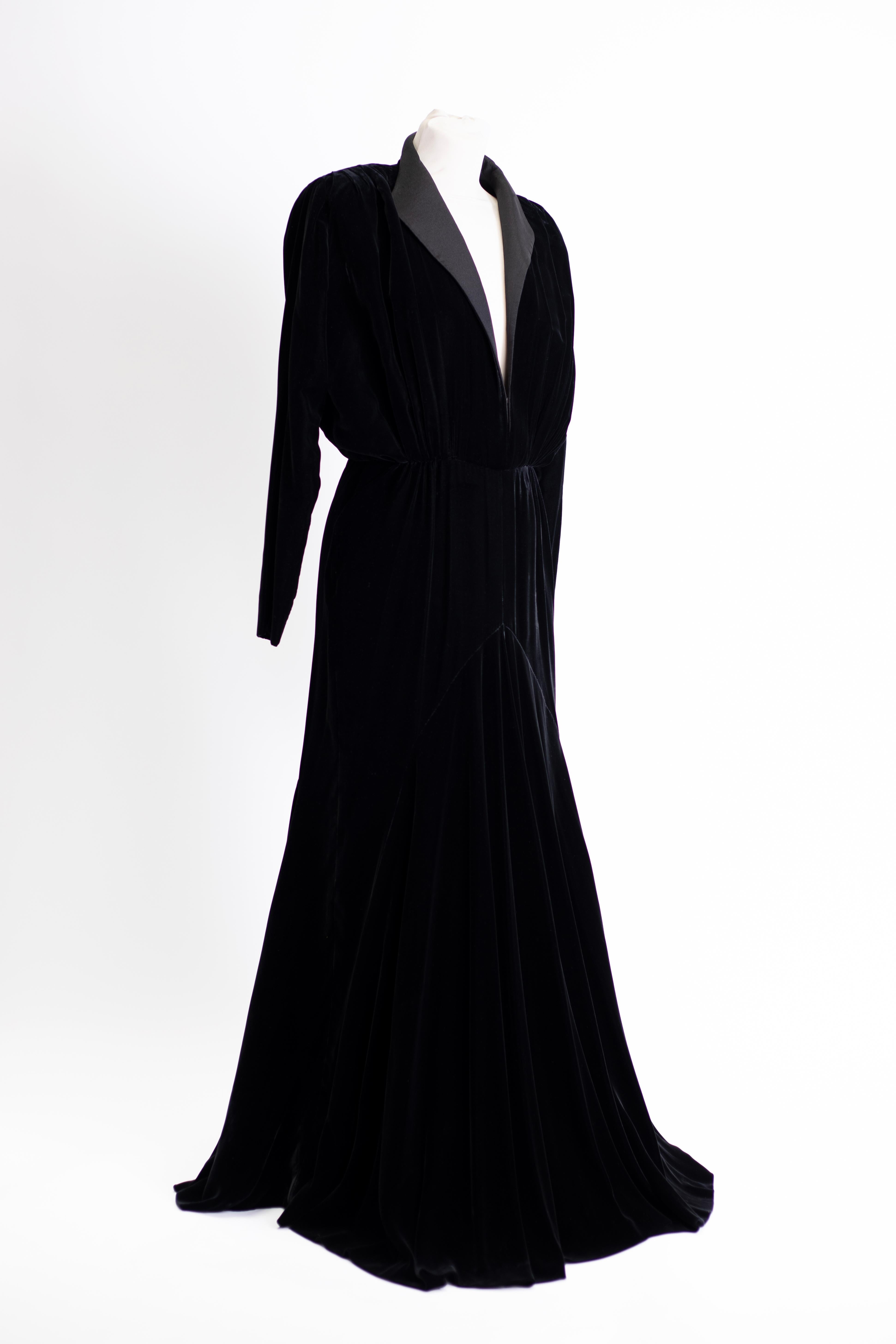 Basile - Robe longue en velours noir des années 1970  Excellent état - En vente à Milano, IT
