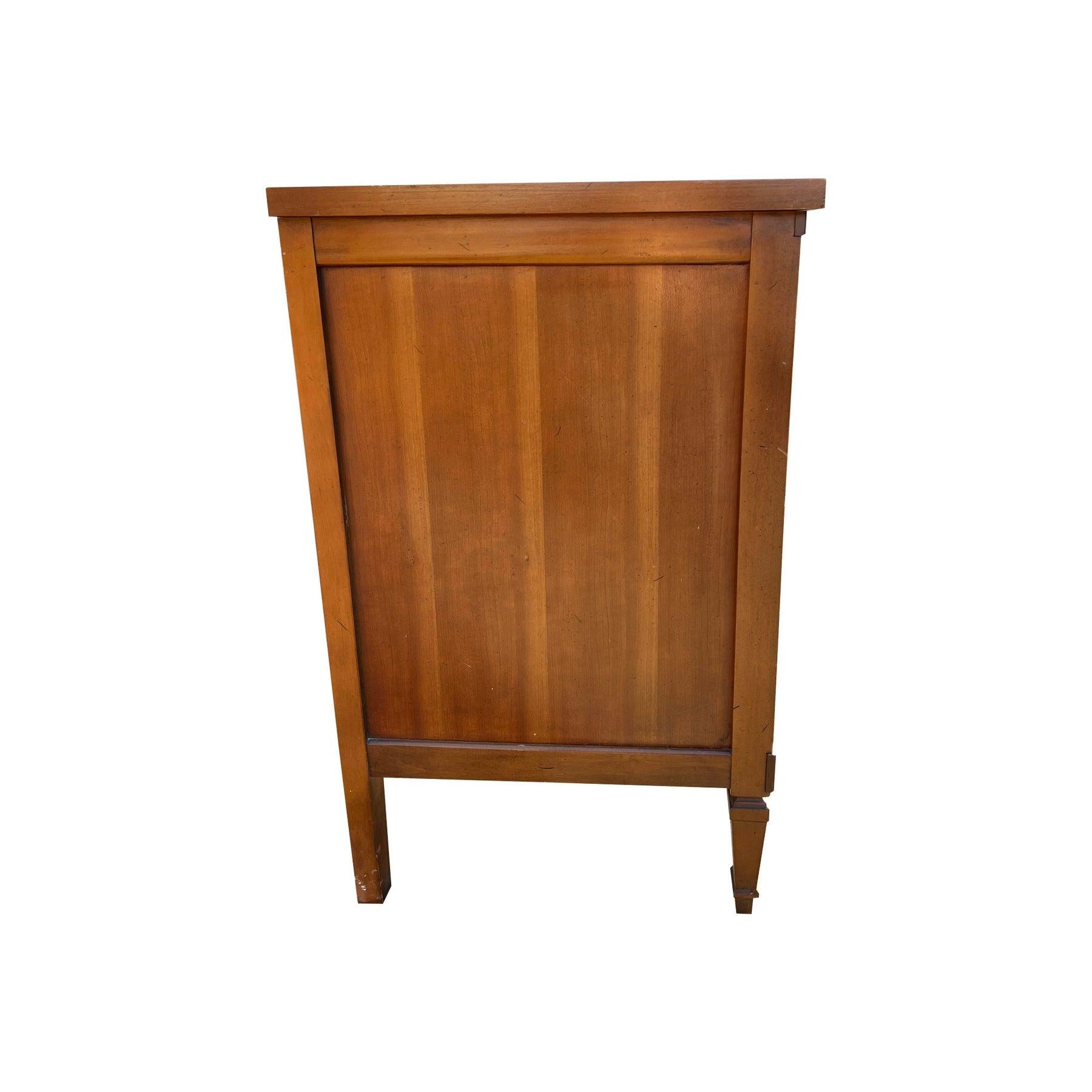 Bassett Vintage French Provincial Lowboy Dresser!

This Bassett vintage lowboy dresser, designed in the classic French Provincial style, offers ample storage with its long, graceful form. Its versatile design allows for customization through