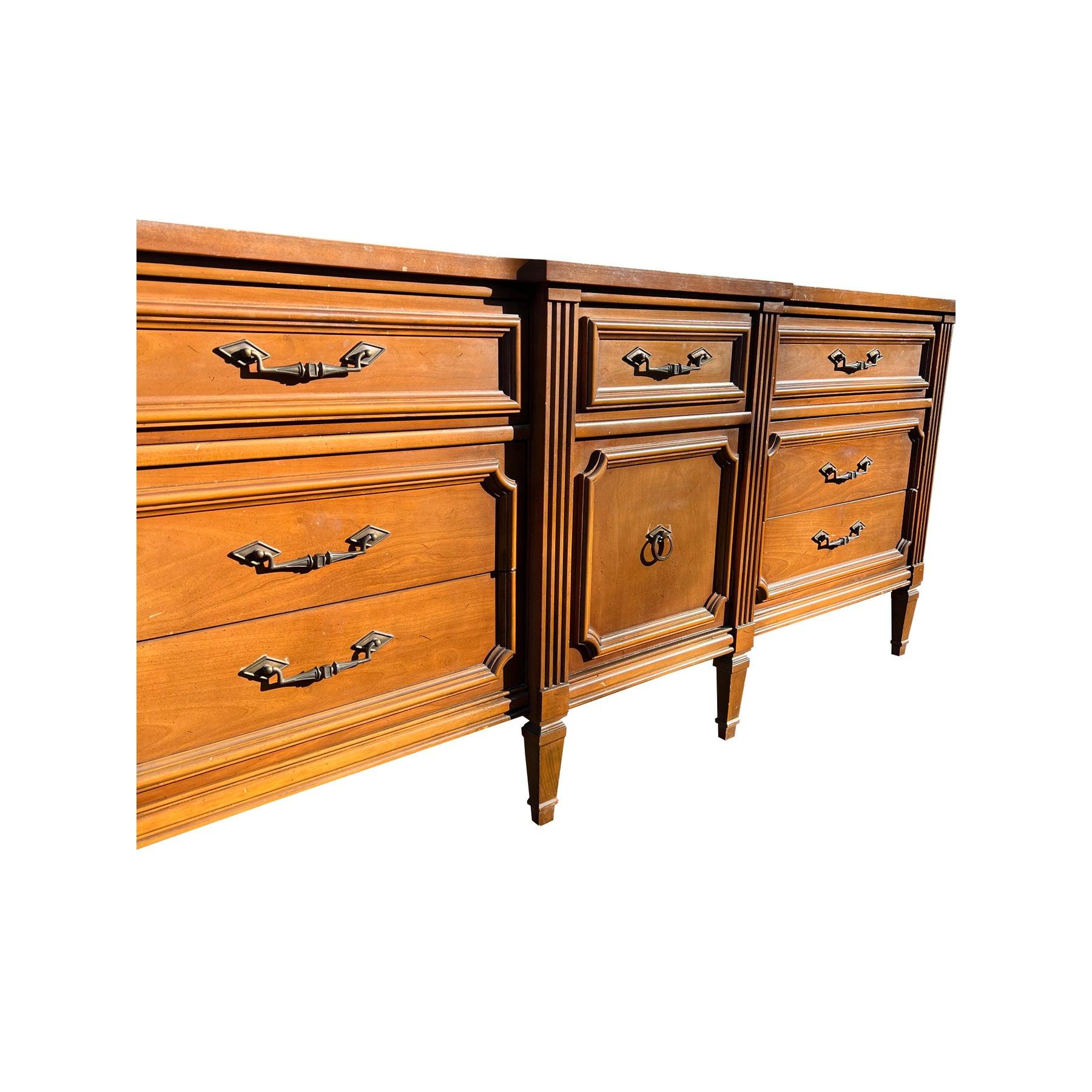 1970s Bassett Vintage Long Dresser Lowboy in French Provincial Style For Sale 3