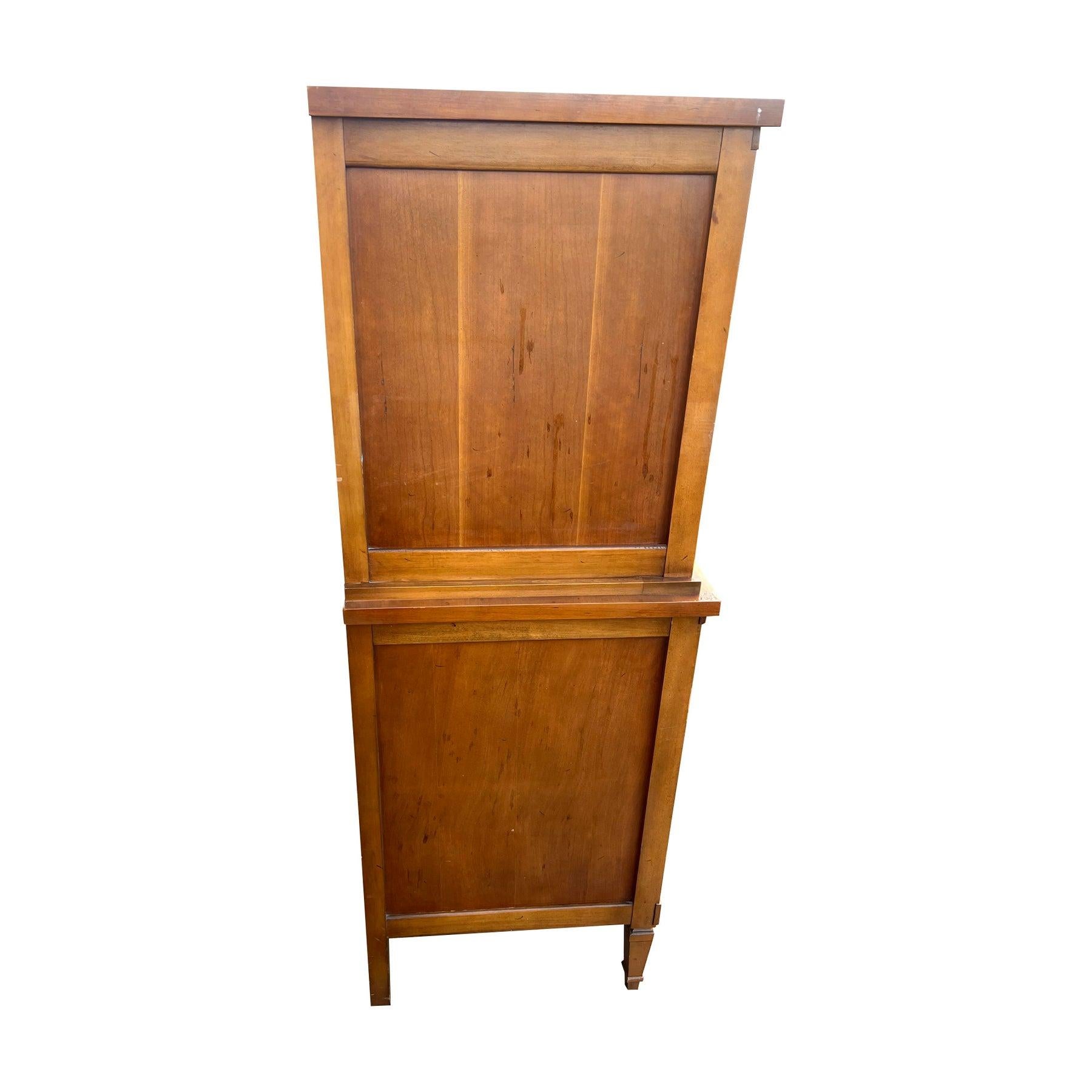 Provincial français Commode haute Bassett vintage de style provincial français des années 1970 en vente
