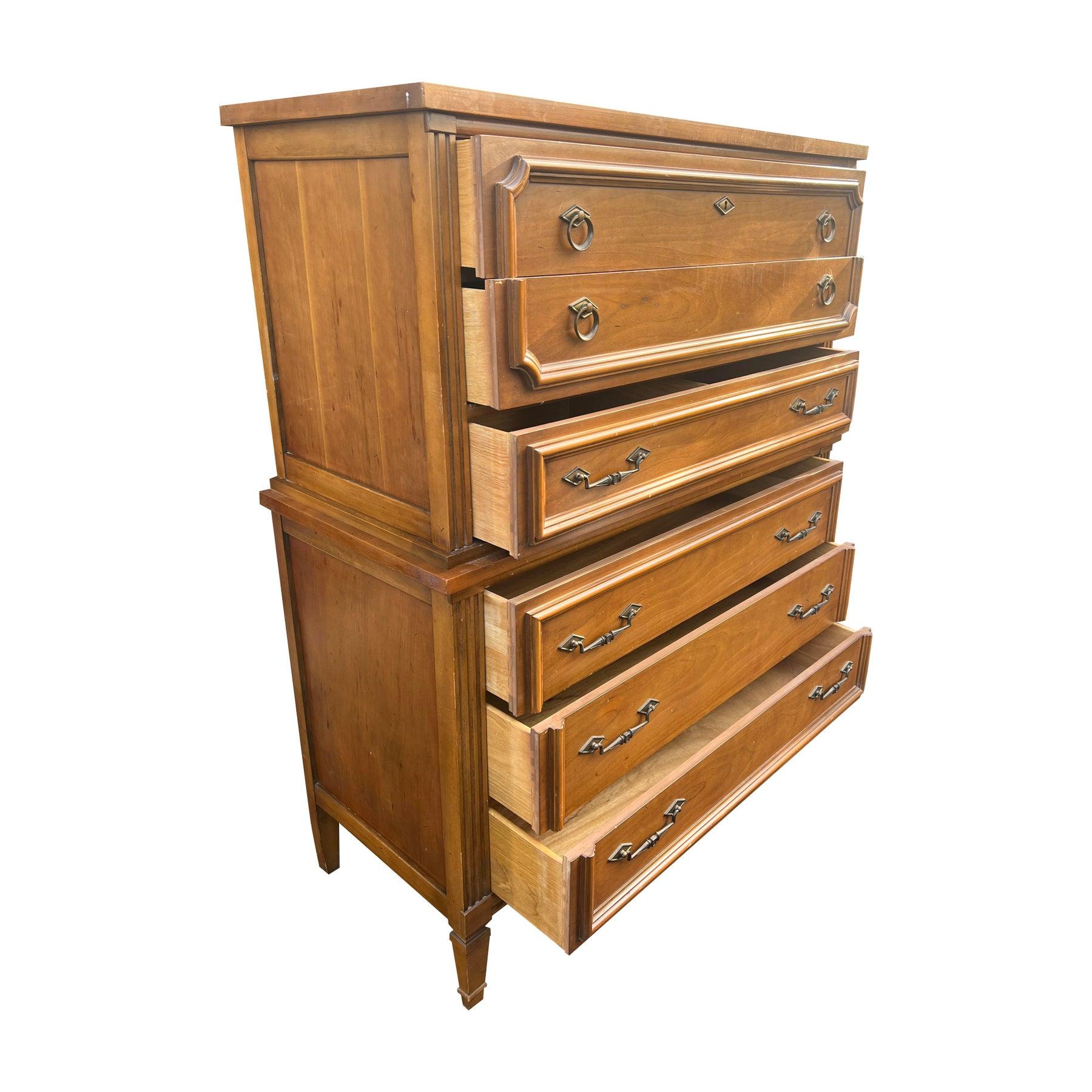 Américain Commode haute Bassett vintage de style provincial français des années 1970 en vente