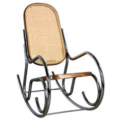 Mecedora o mecedora de tubo cromado de madera curvada y caña estilo Bauhaus de los años 70
