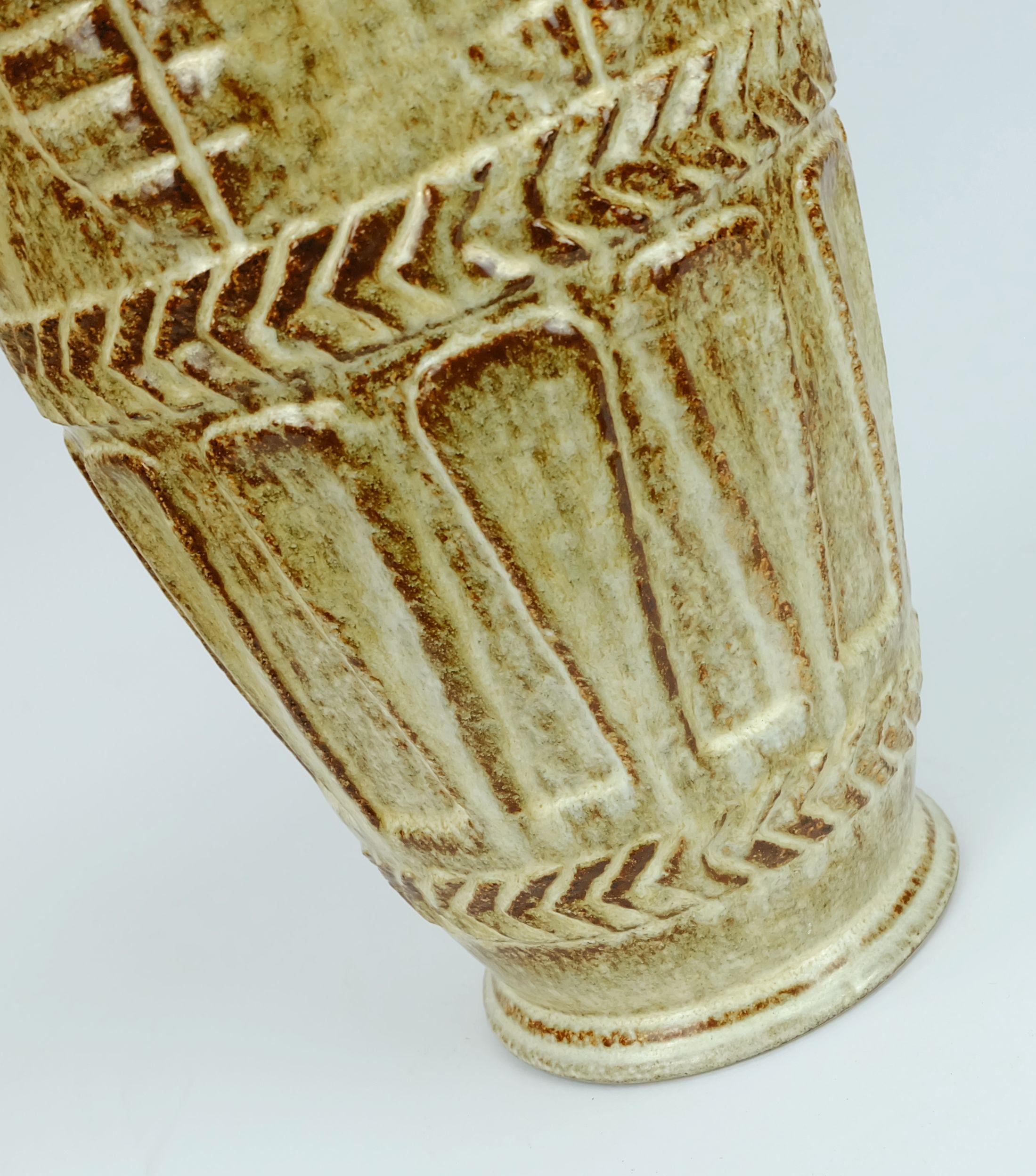 Fine XX secolo Vaso da terra Bay Keramik anni '70 72 40 beige e marrone a rilievo in vendita