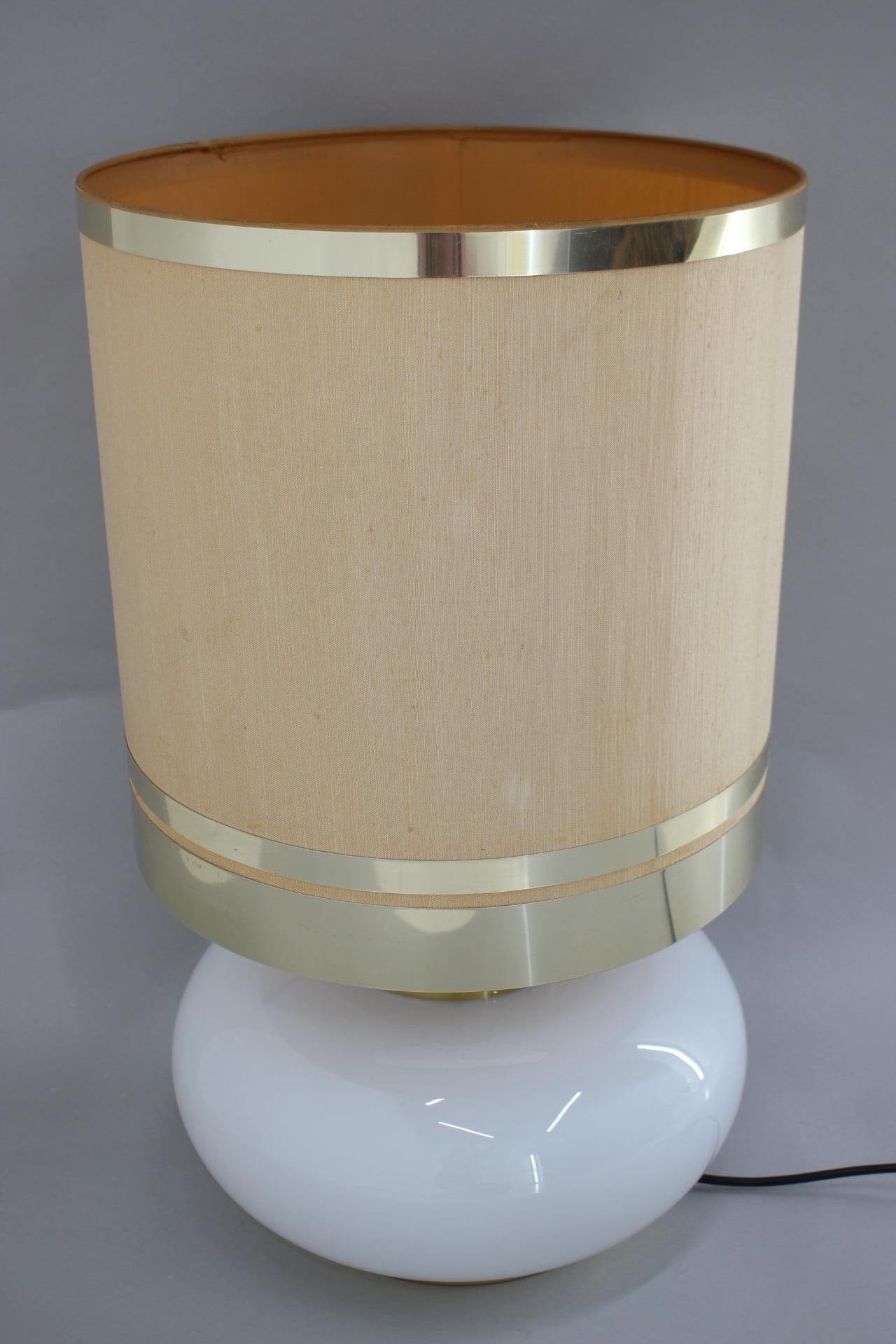 Mid-Century Modern 1970s Beautiful Large Glass and Brass Table Lamp, Italy For Sale