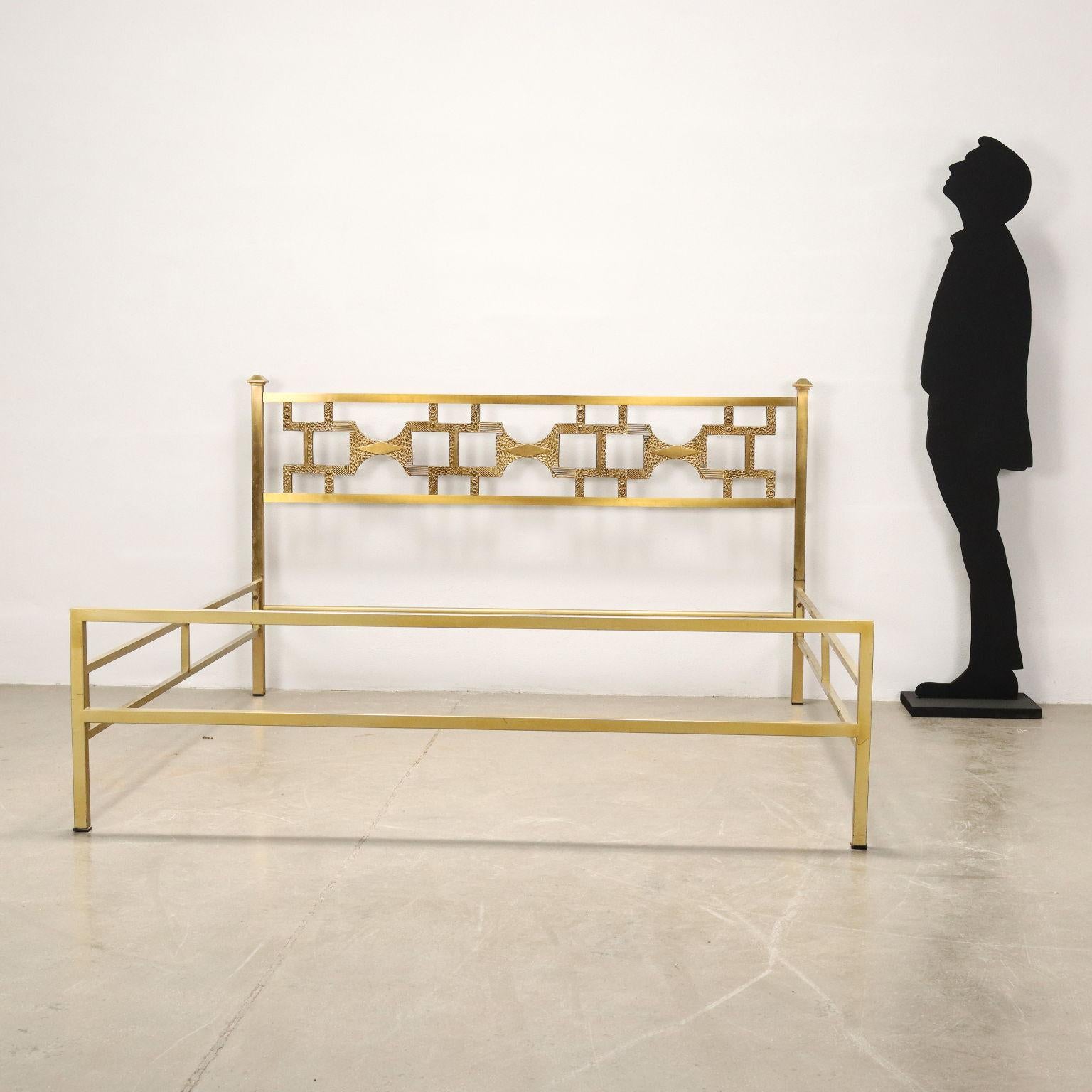 Double bed, brass.