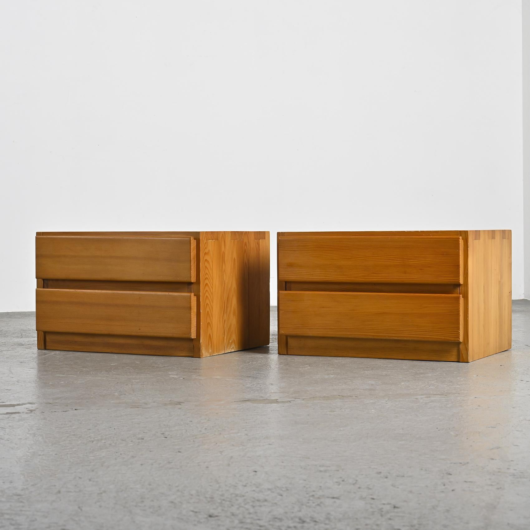 Mid-Century Modern 1970s Bedside Cabinets by Maison Regain, France, Set of 2 For Sale