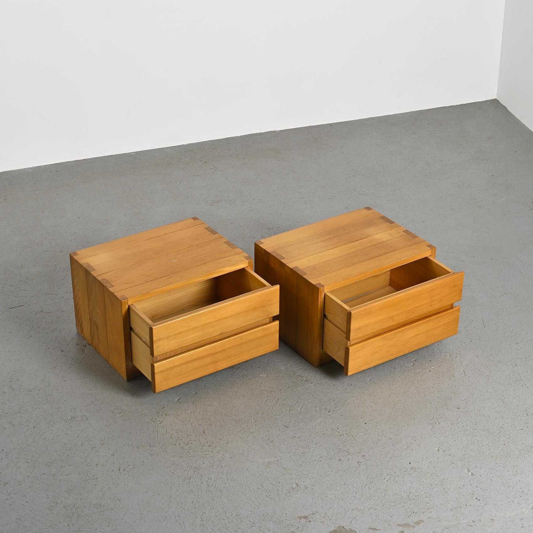 1970s Bedside Cabinets by Maison Regain, France, Set of 2 In Good Condition For Sale In VILLEURBANNE, FR